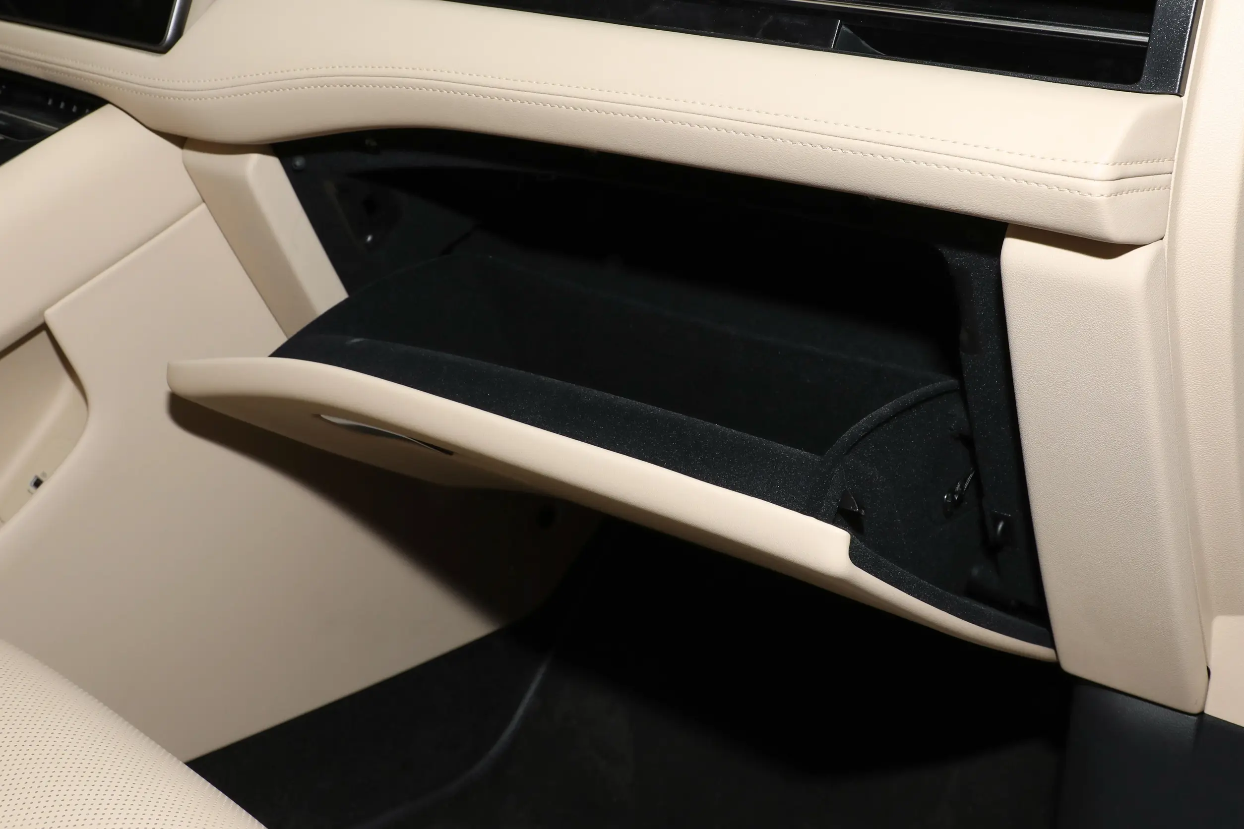 AITO M5 2023 interior-4