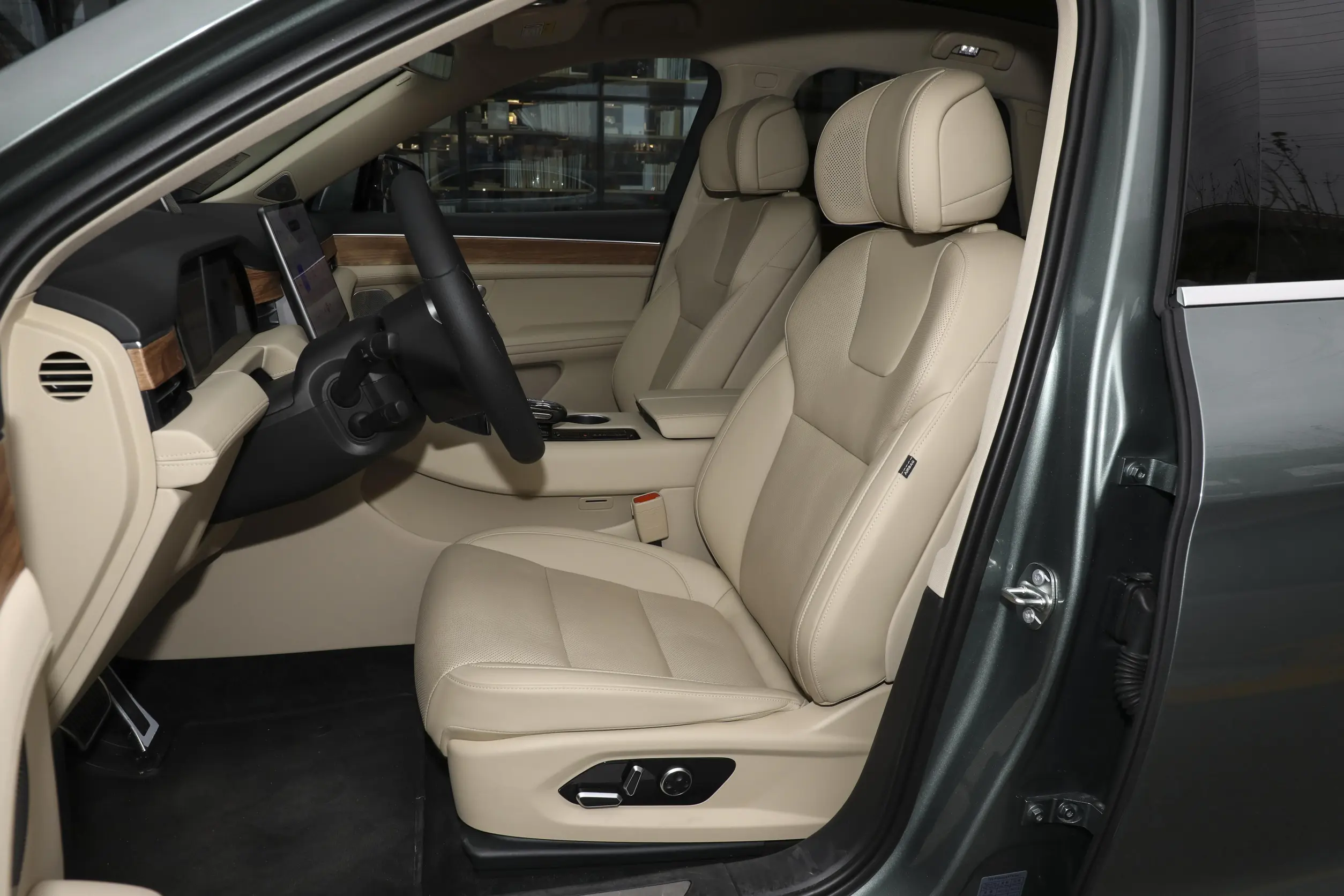 AITO M5 2023 space-1