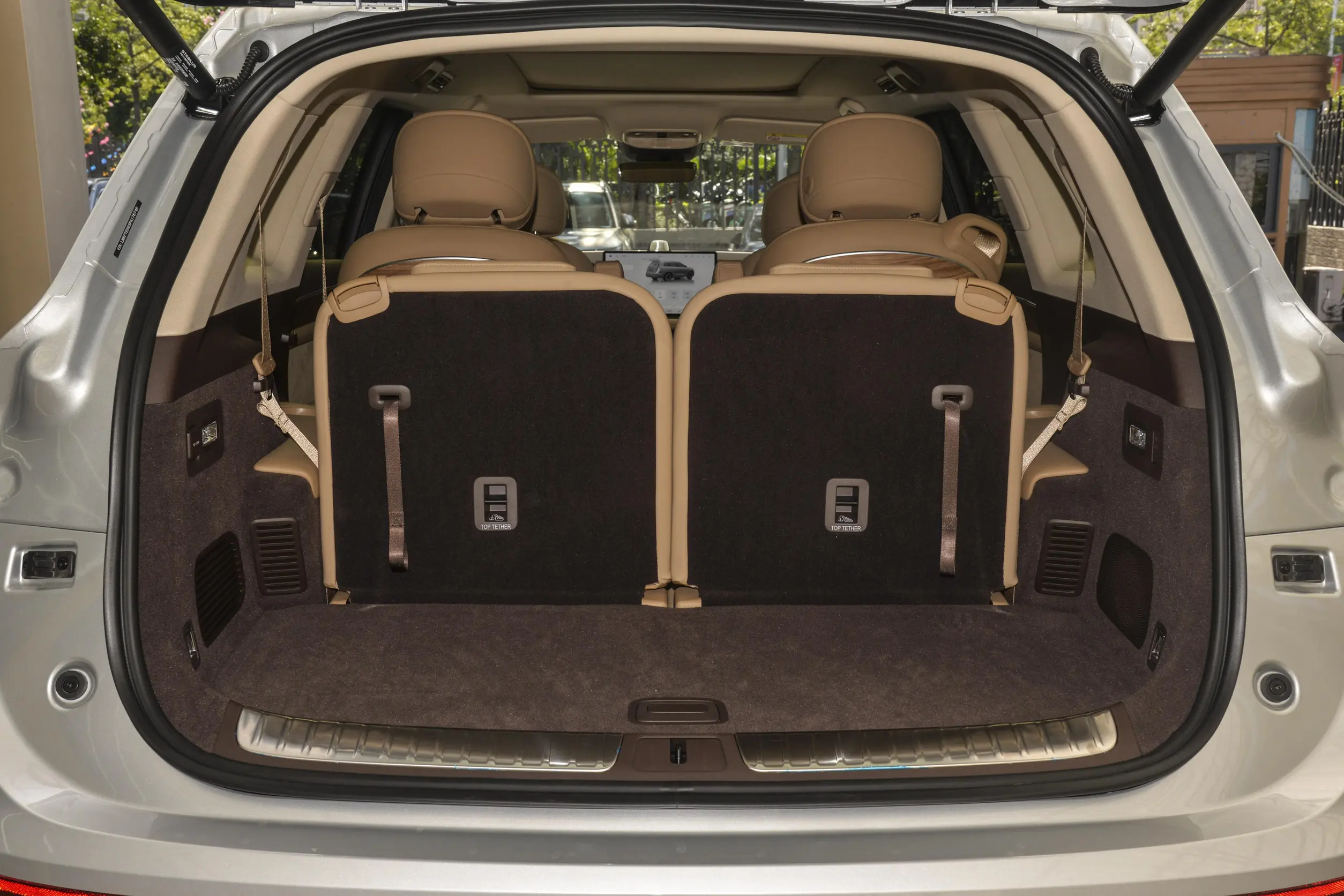 AITO M7 2024 space-3