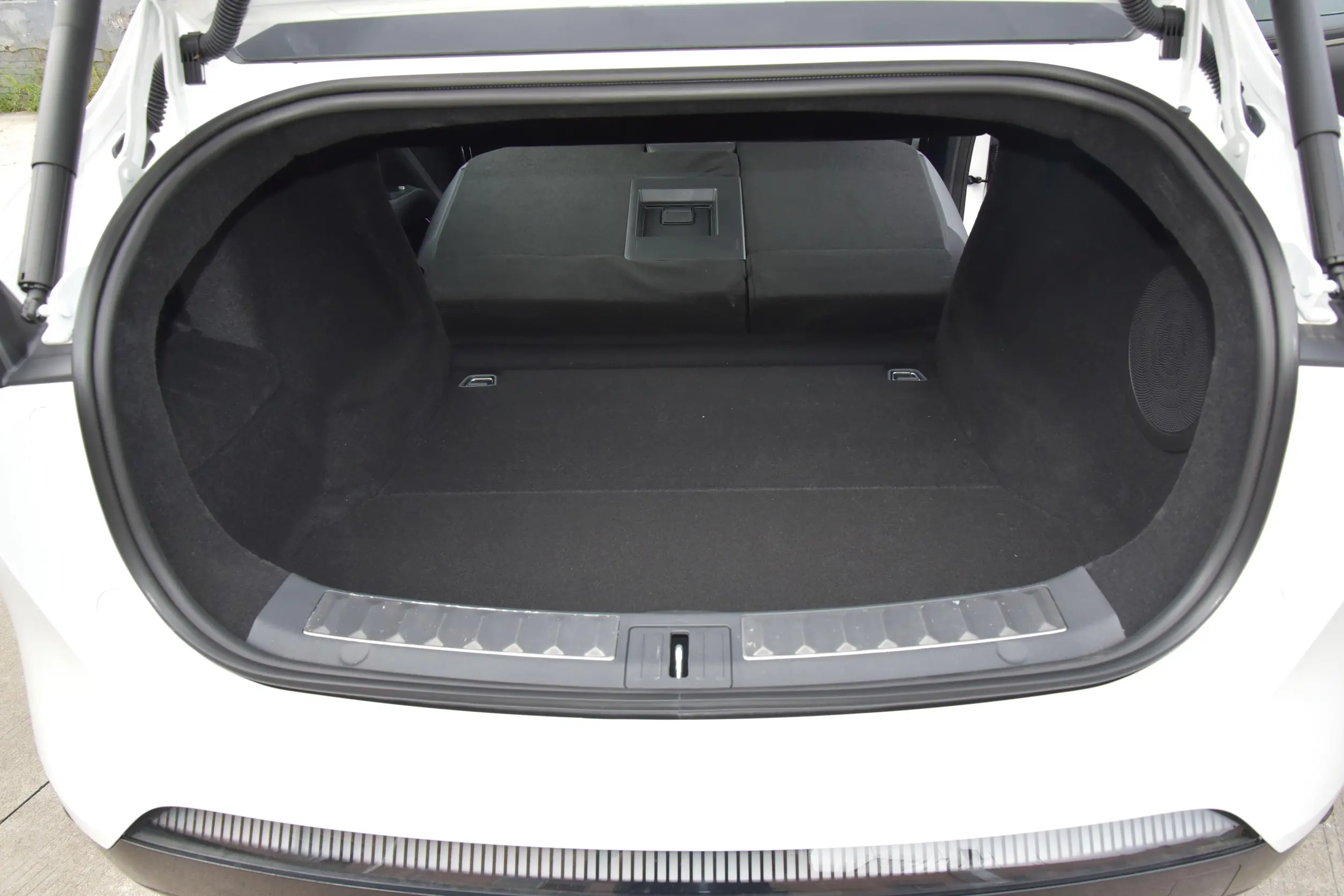 AVATR 11 2023 space-4