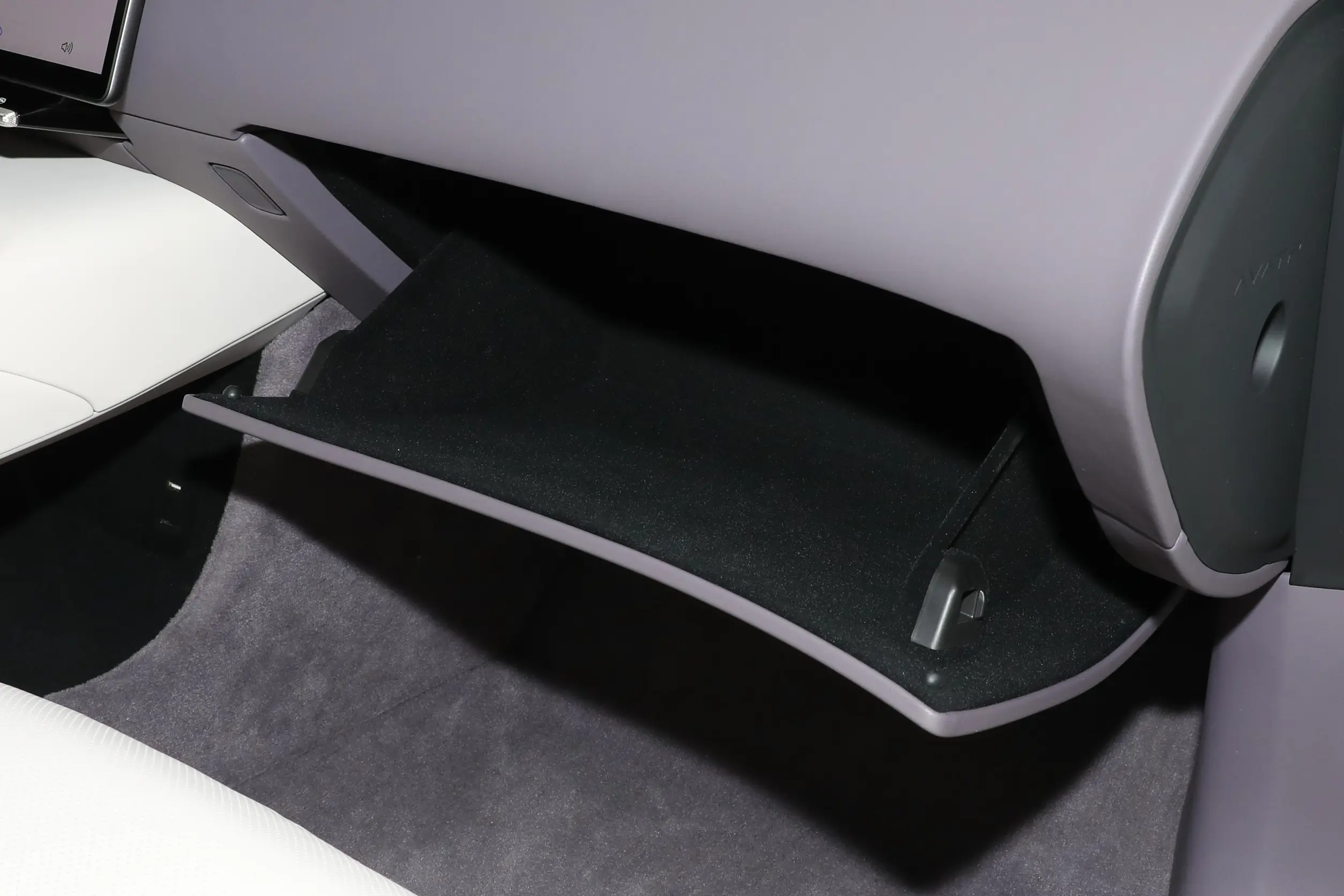 AVATR 12 2023 interior-4