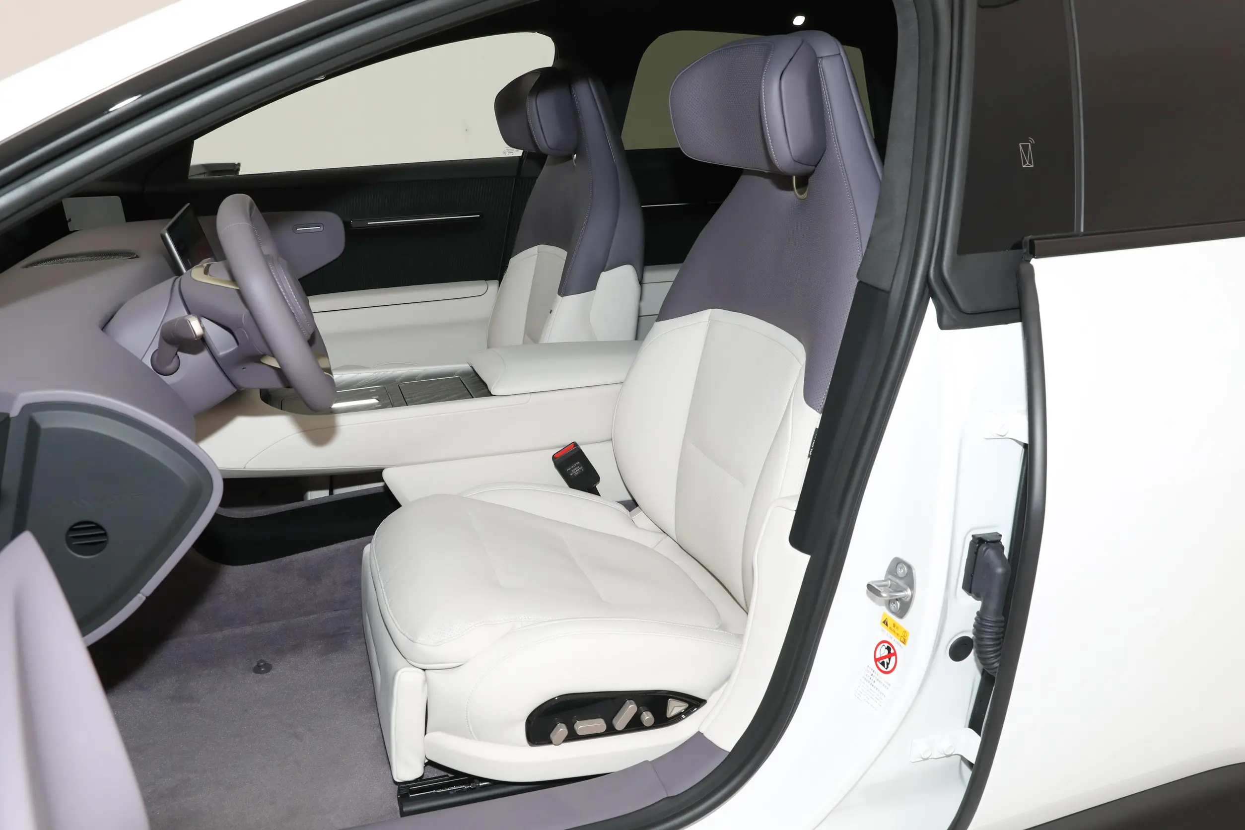 AVATR 12 2023 space-1