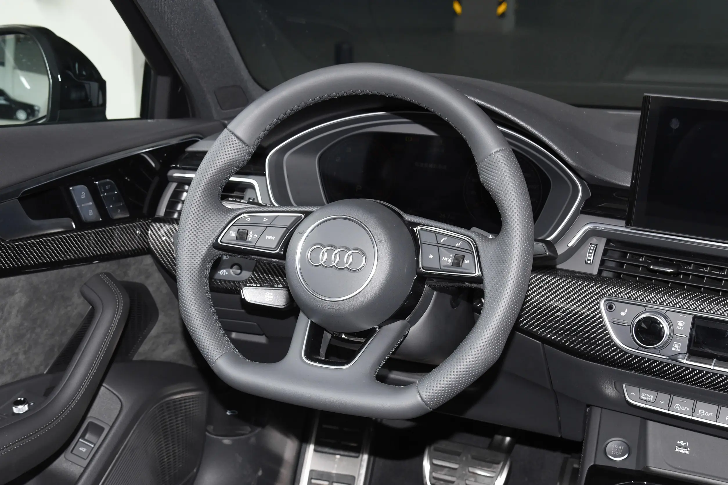 Audi A4L 2024 interior-2