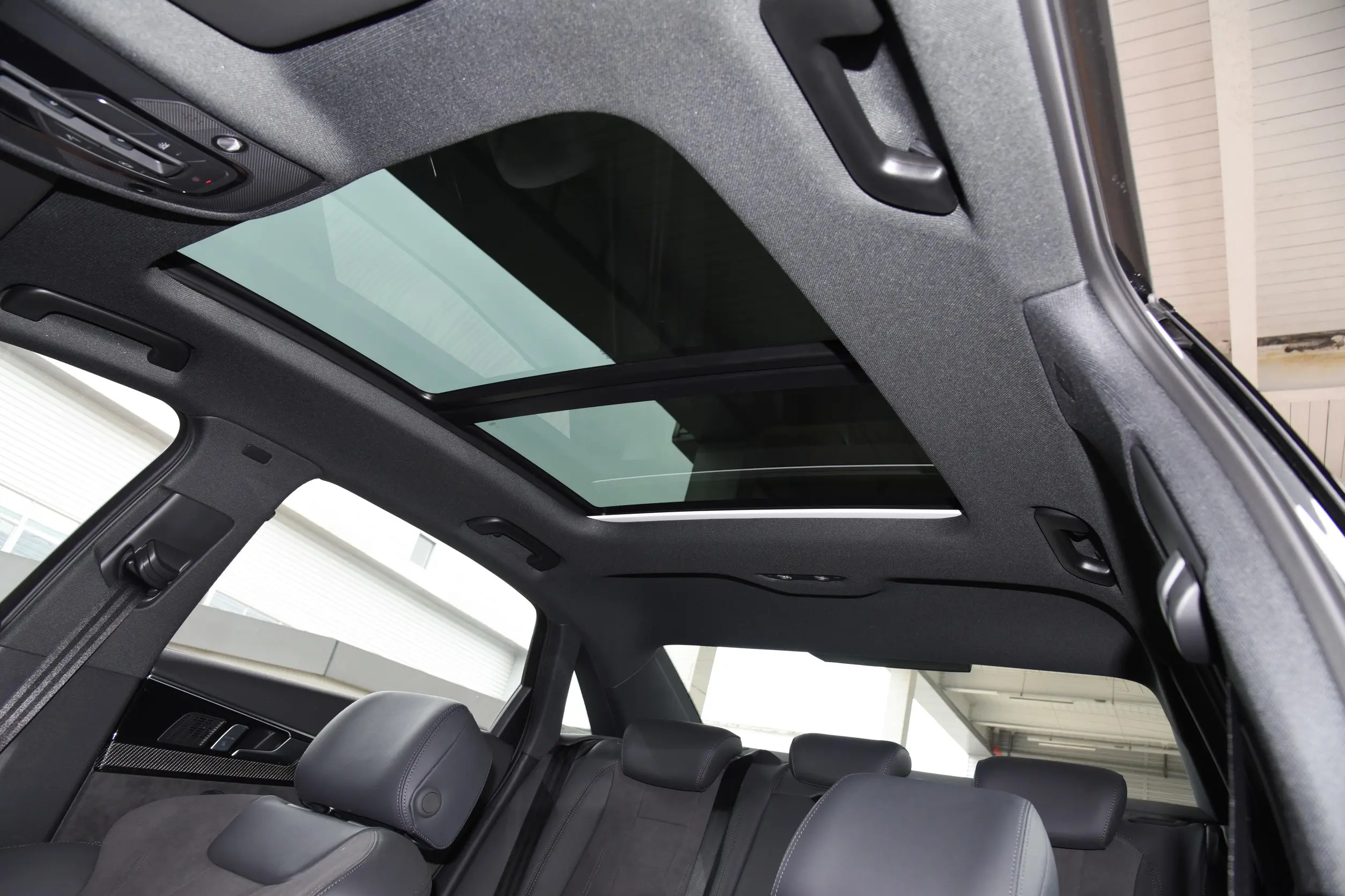 Audi A4L 2024 space-3