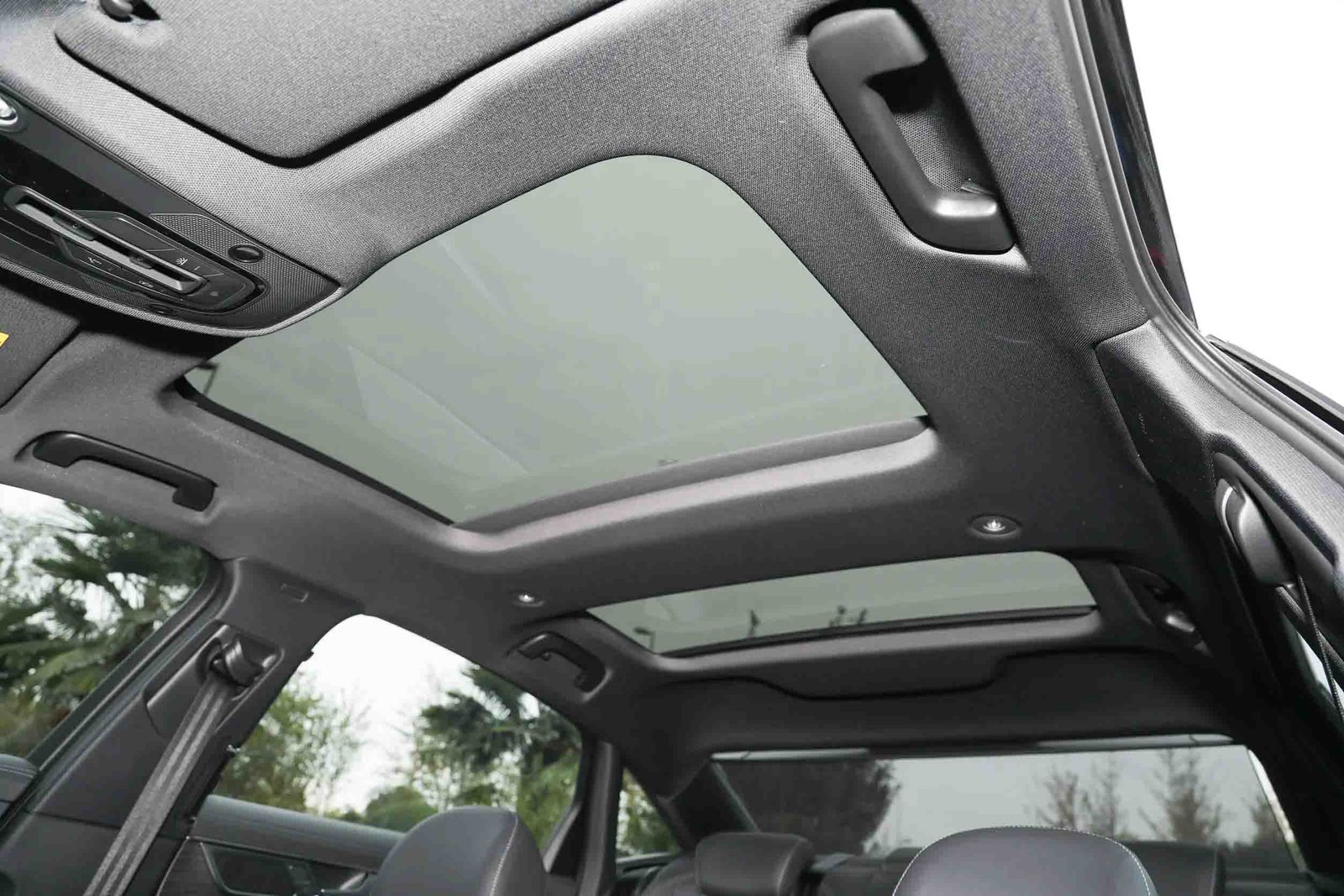 Audi A6L 2024 space-3