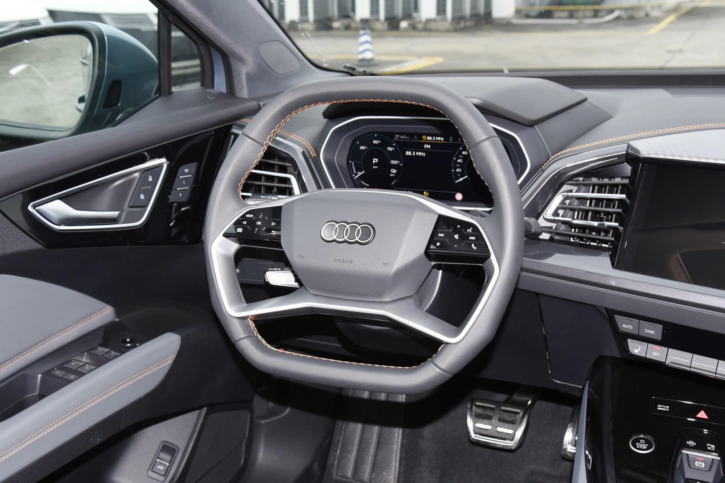 Audi Q4 e-tron 2024 interior-4