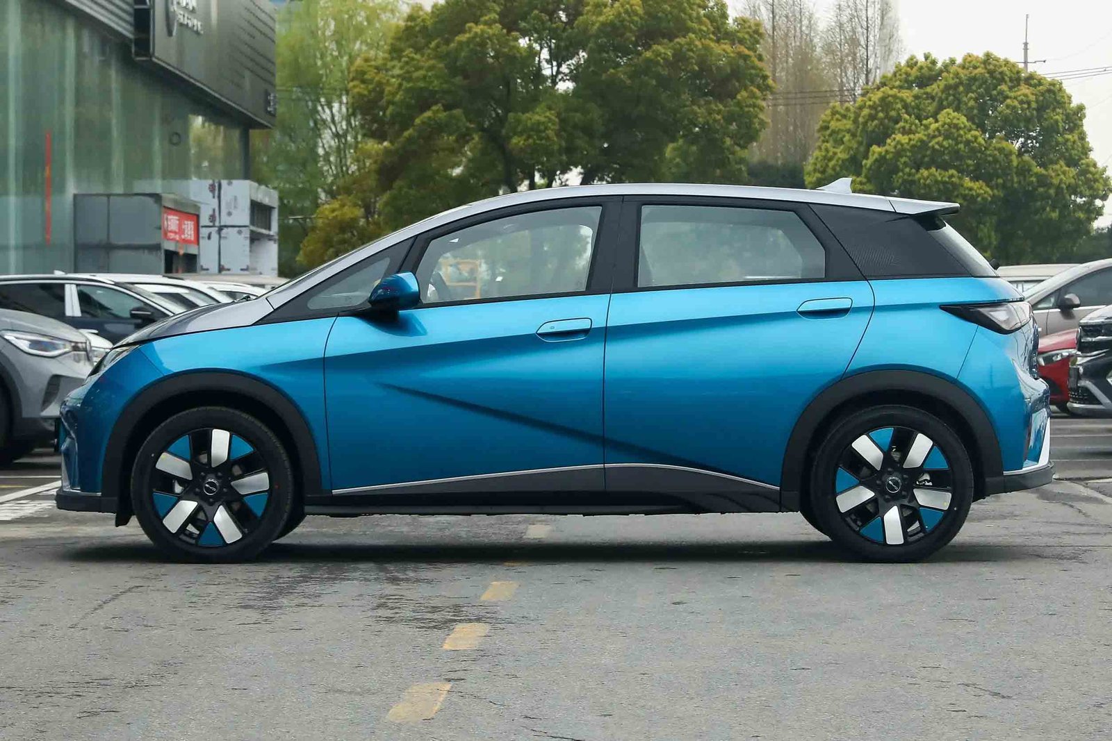 BYD Dolphin 2023 appearance-3