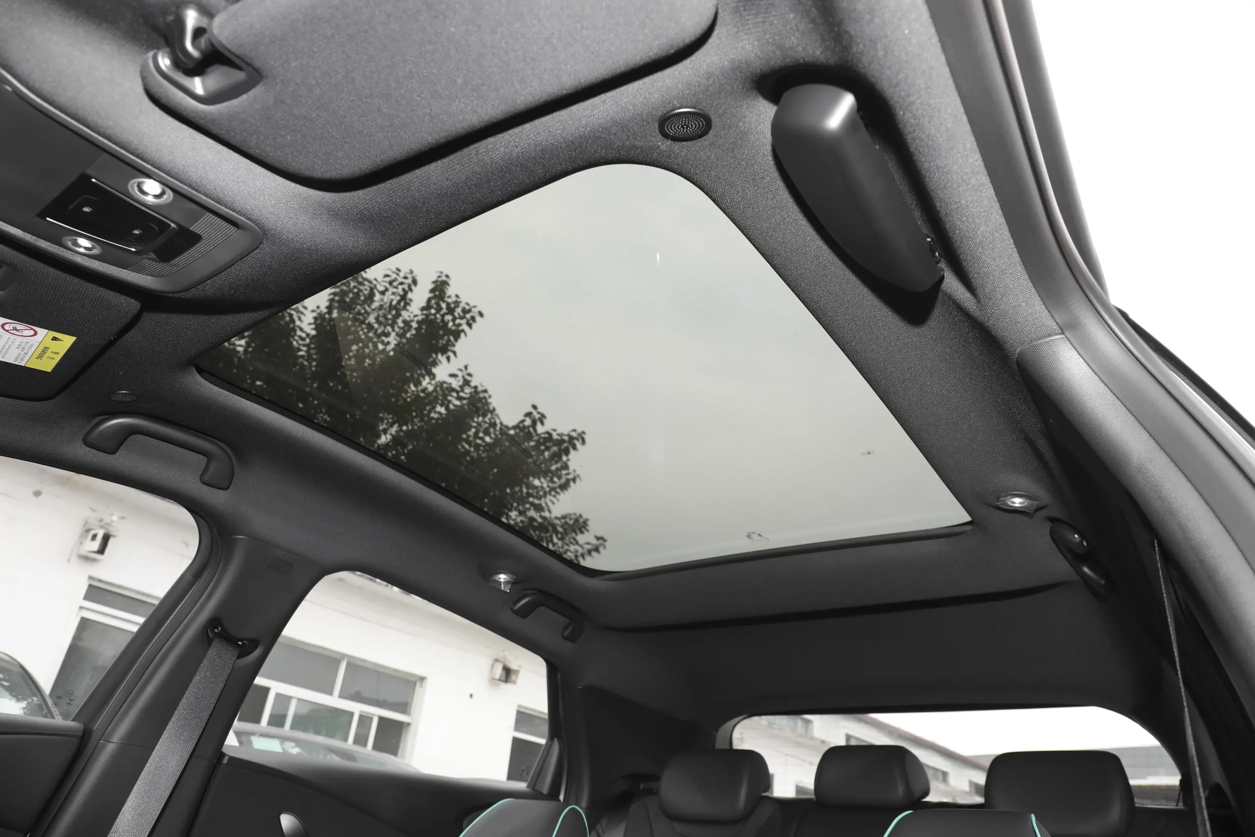 BYD Dolphin 2023 space-3