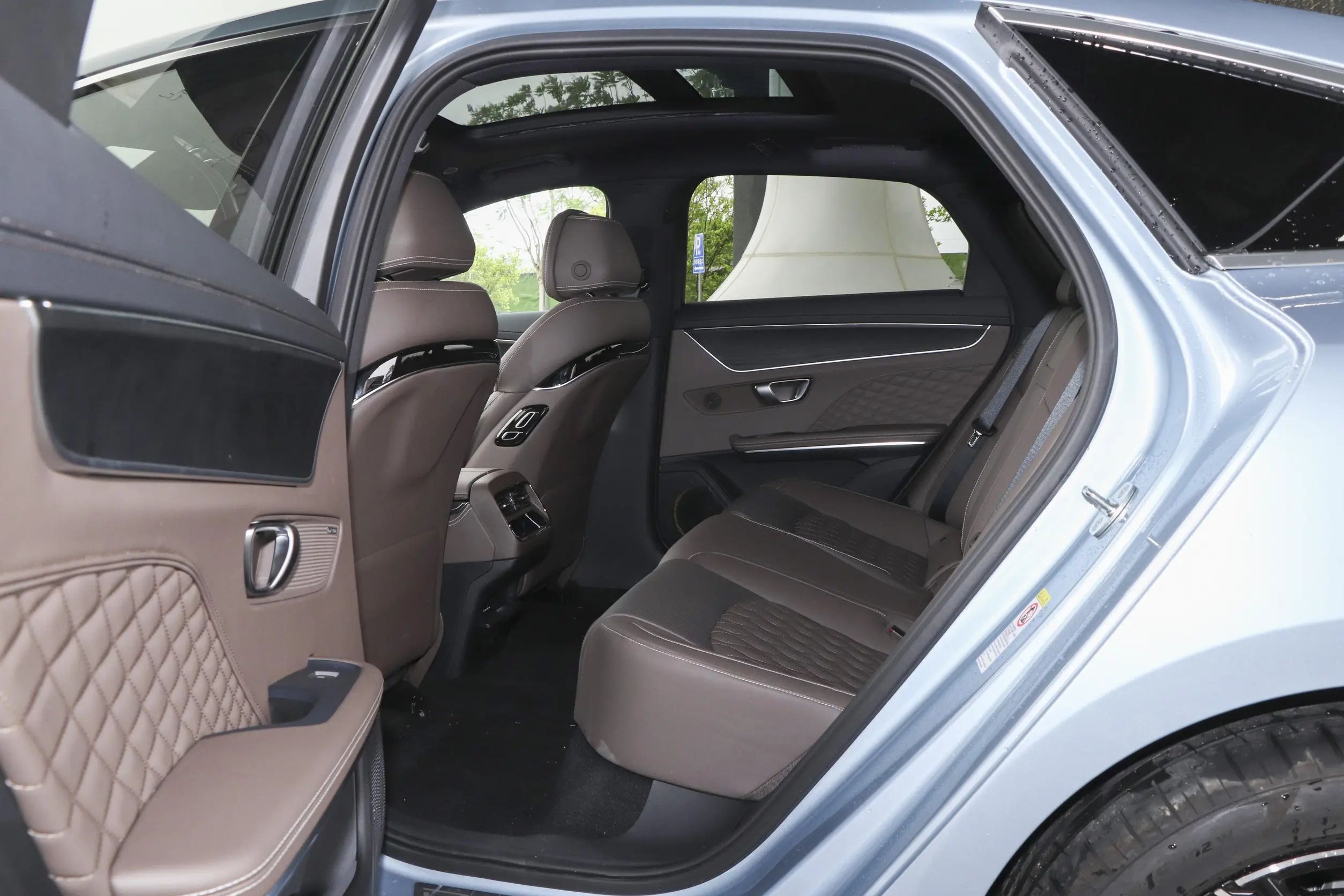 BYD Han DM-i 2023 space-2