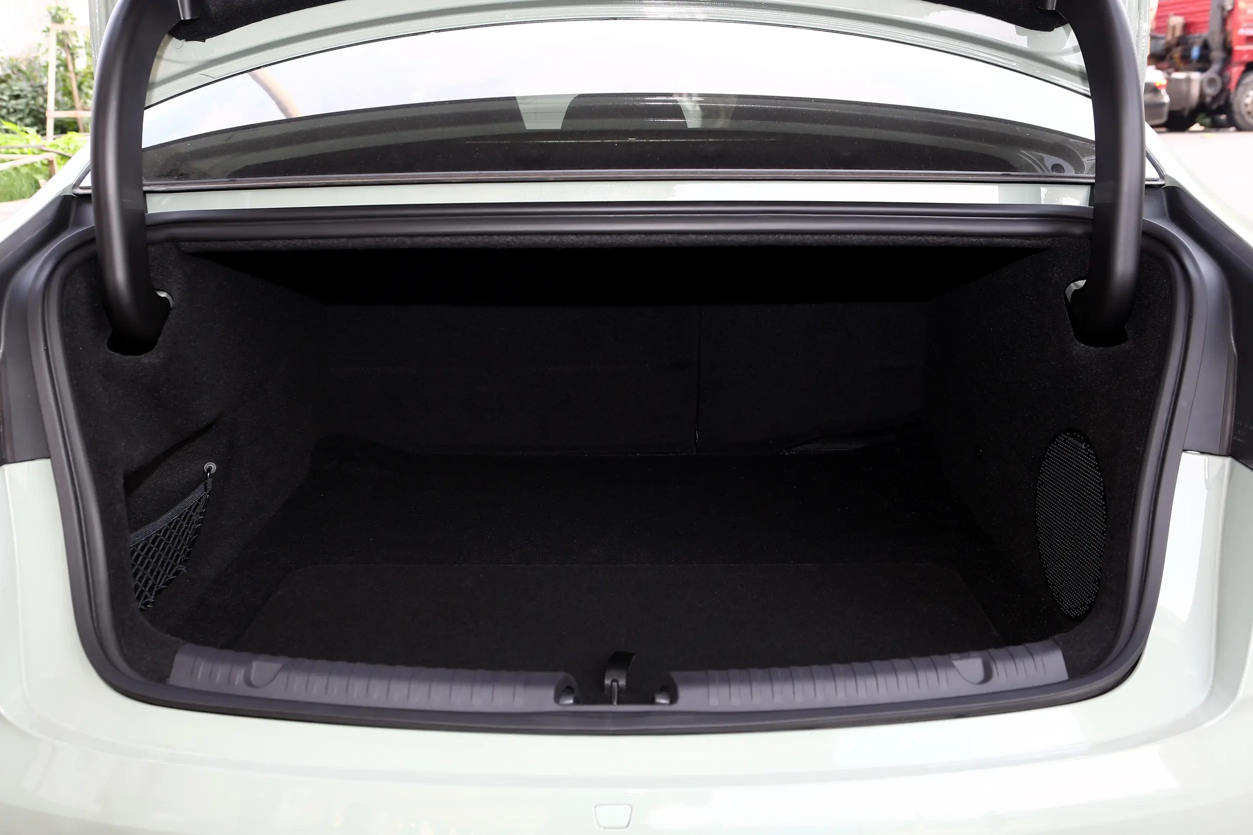 BYD Seal 2023 space-4