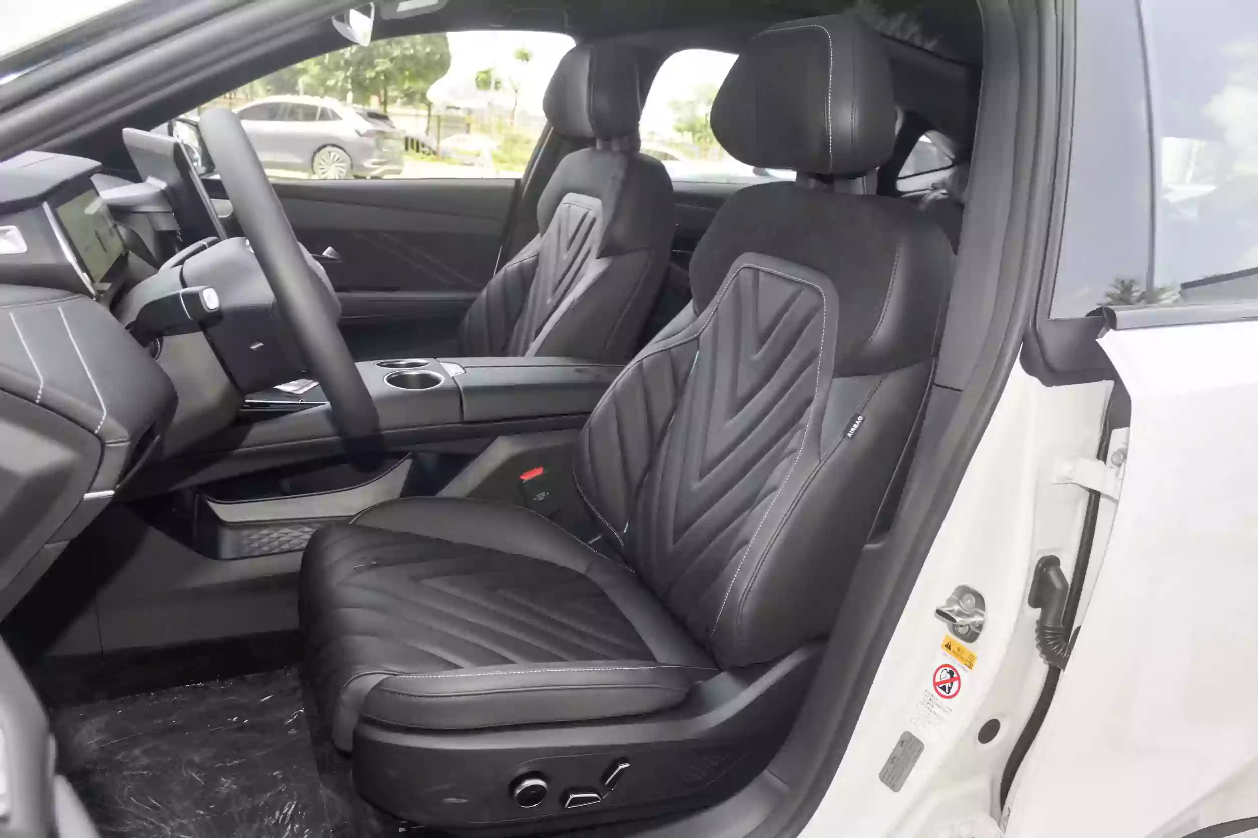 Changan DEEPAL SL03 2023 EV space-1