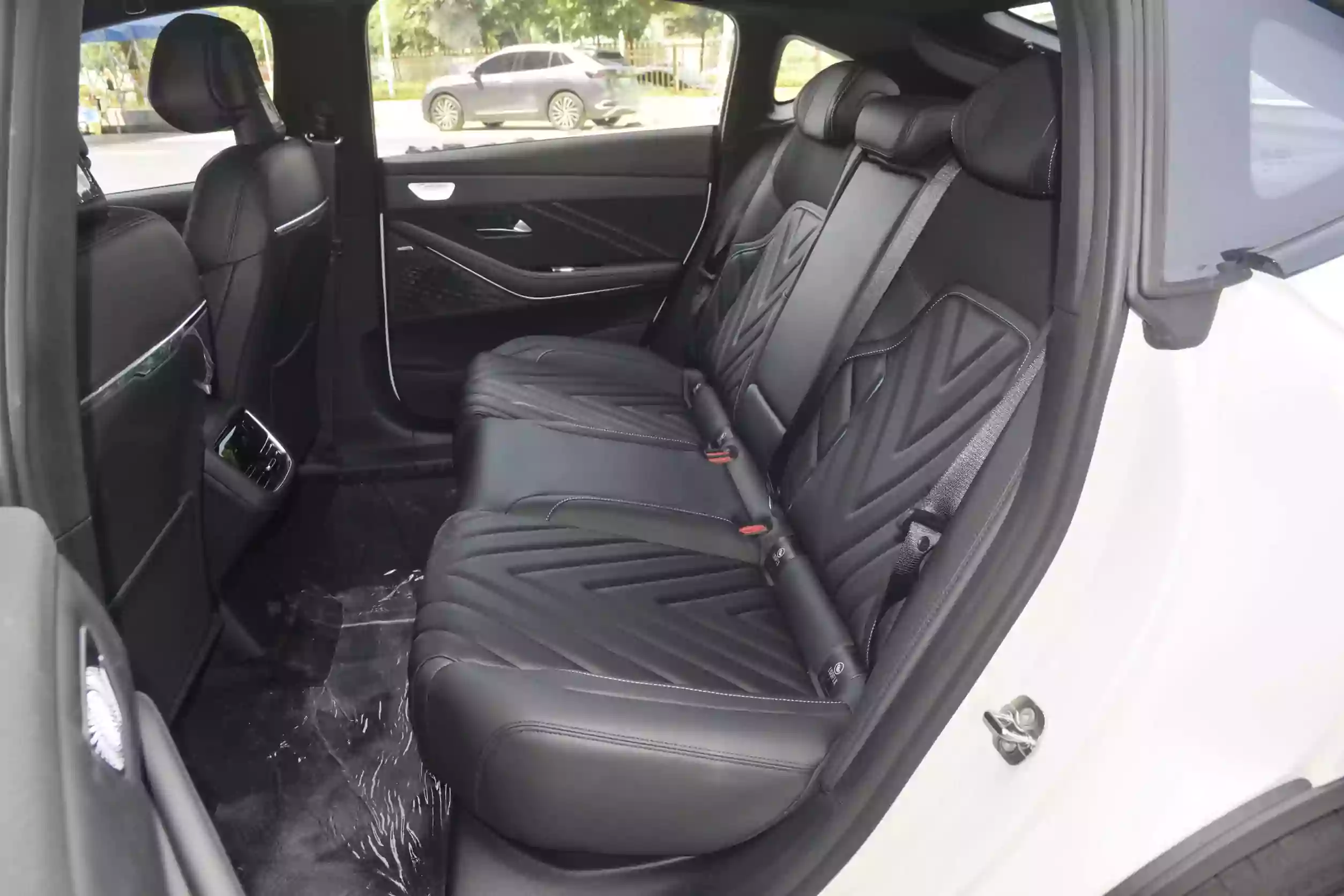 Changan DEEPAL SL03 2023 EV space-2