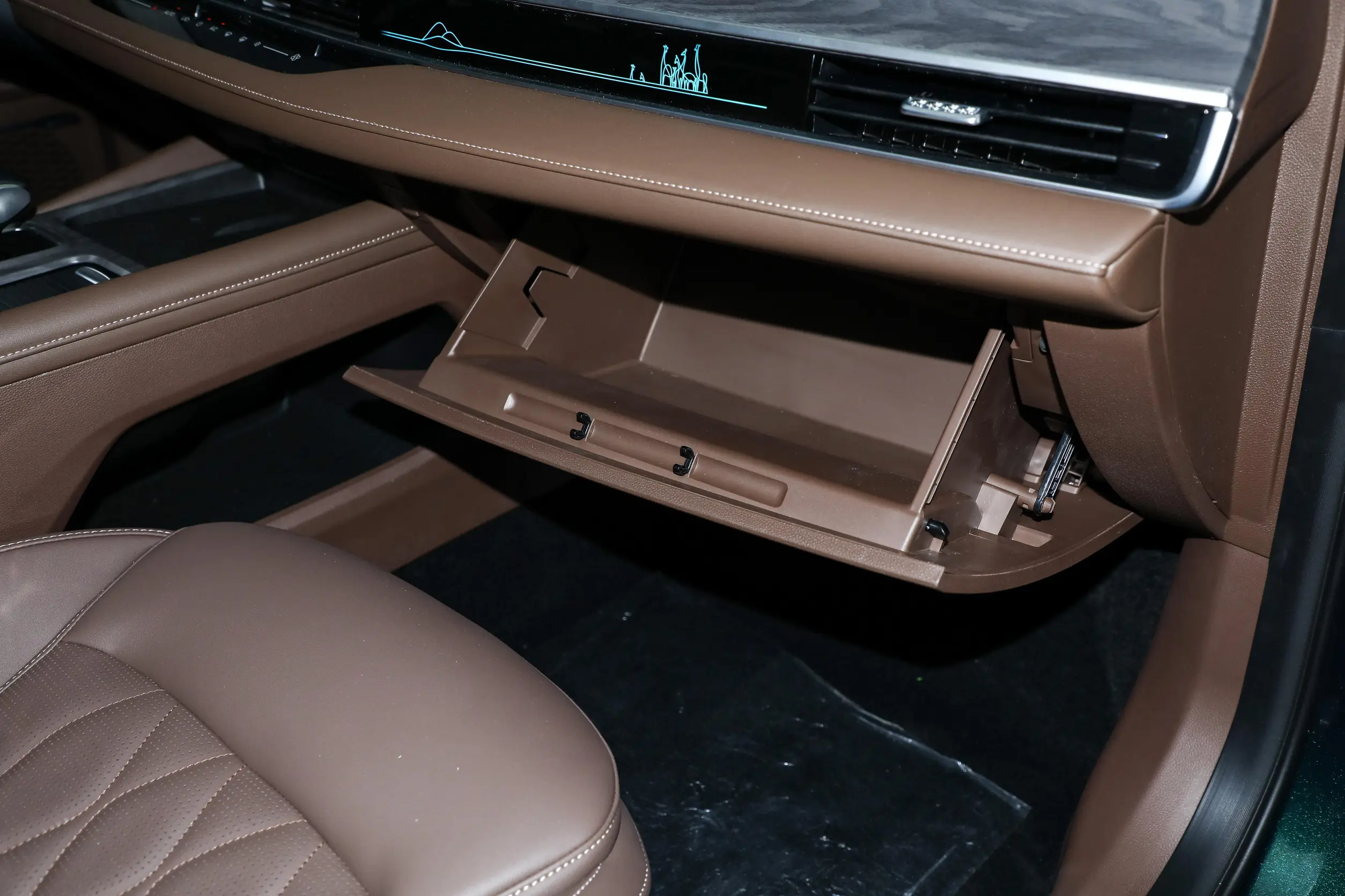 Chery ARRIZO 8 2023 interior-4