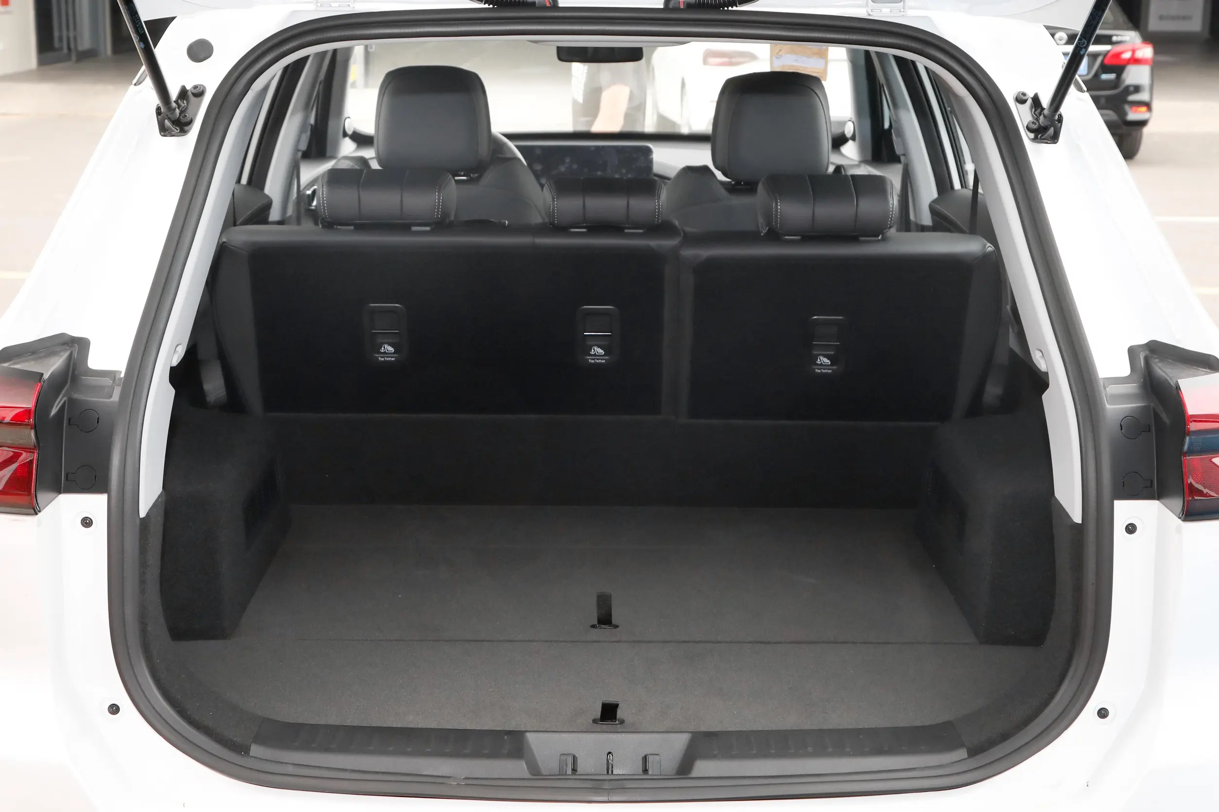 Chery Tiggo 8 2023 space-4