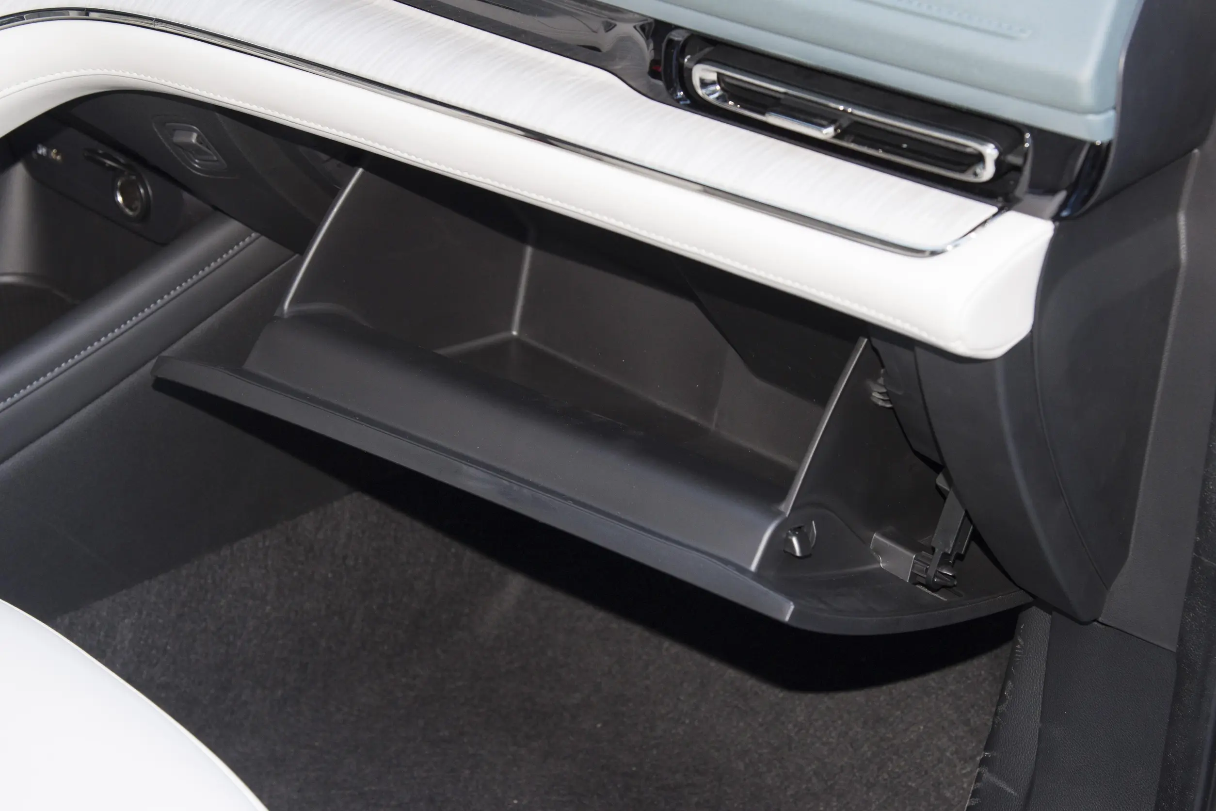 GAC Aion S 2024 interior-4