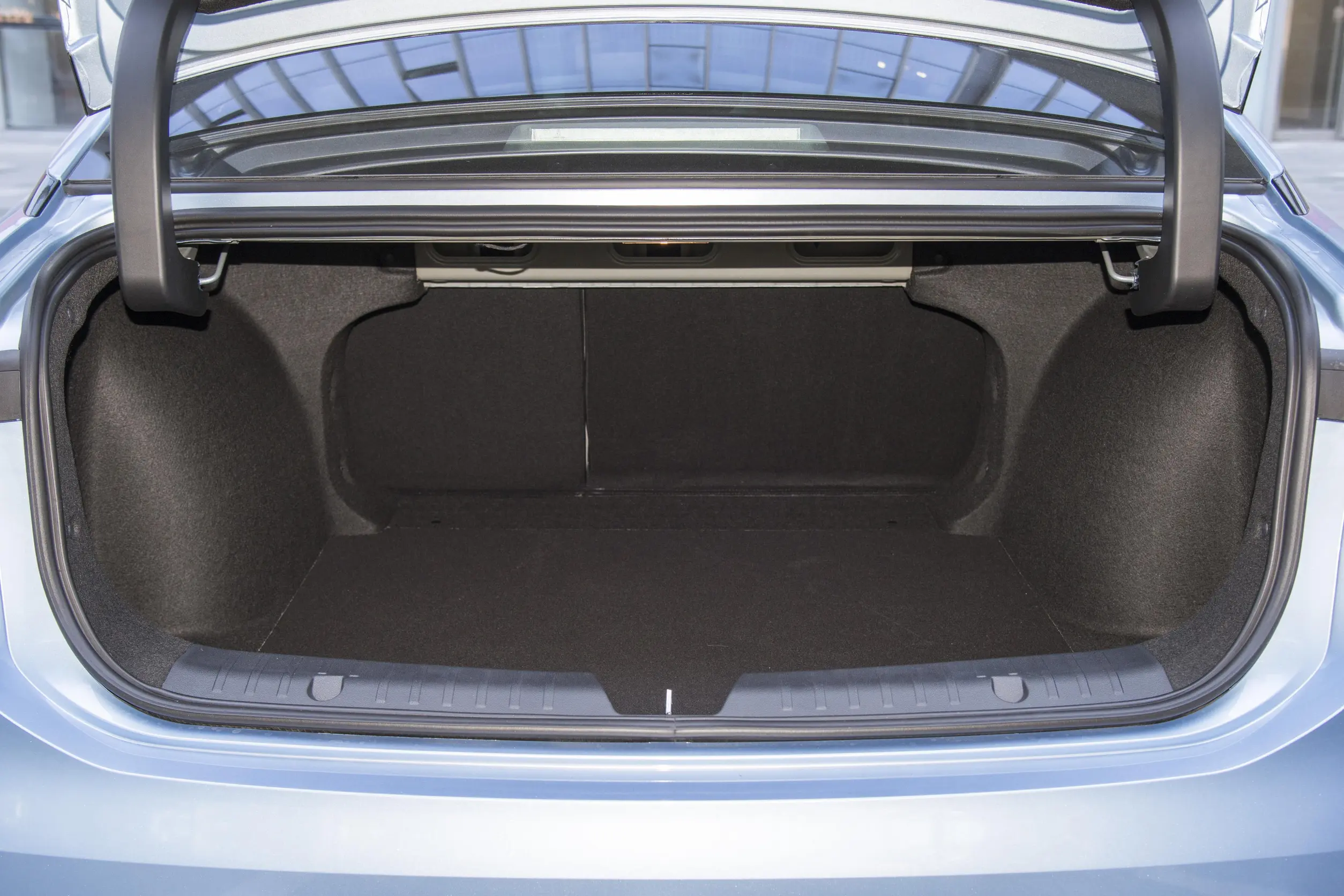 GAC Aion S 2024 sapce-4