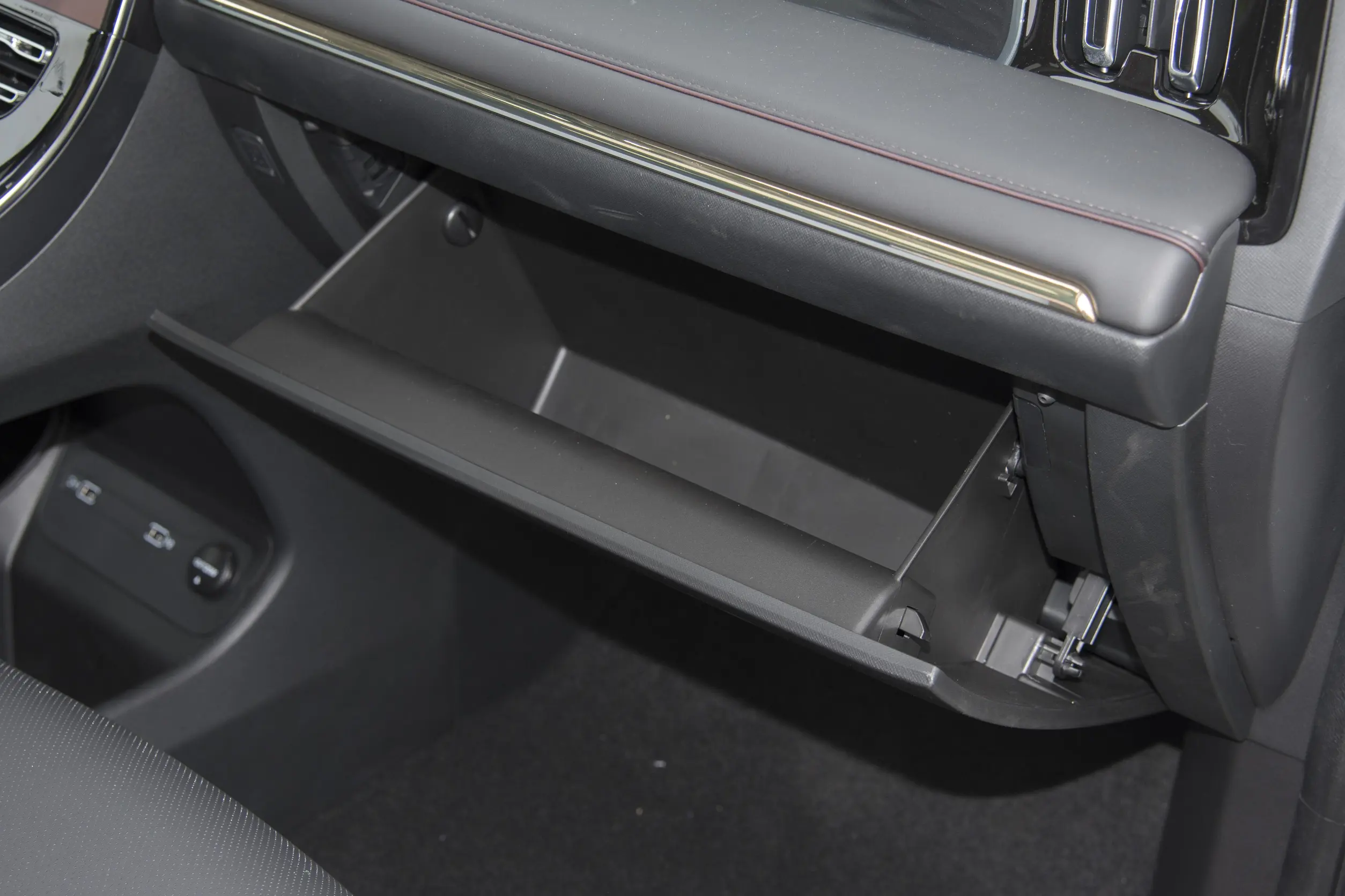 GAC Trumpchi M8 2024 interior-4