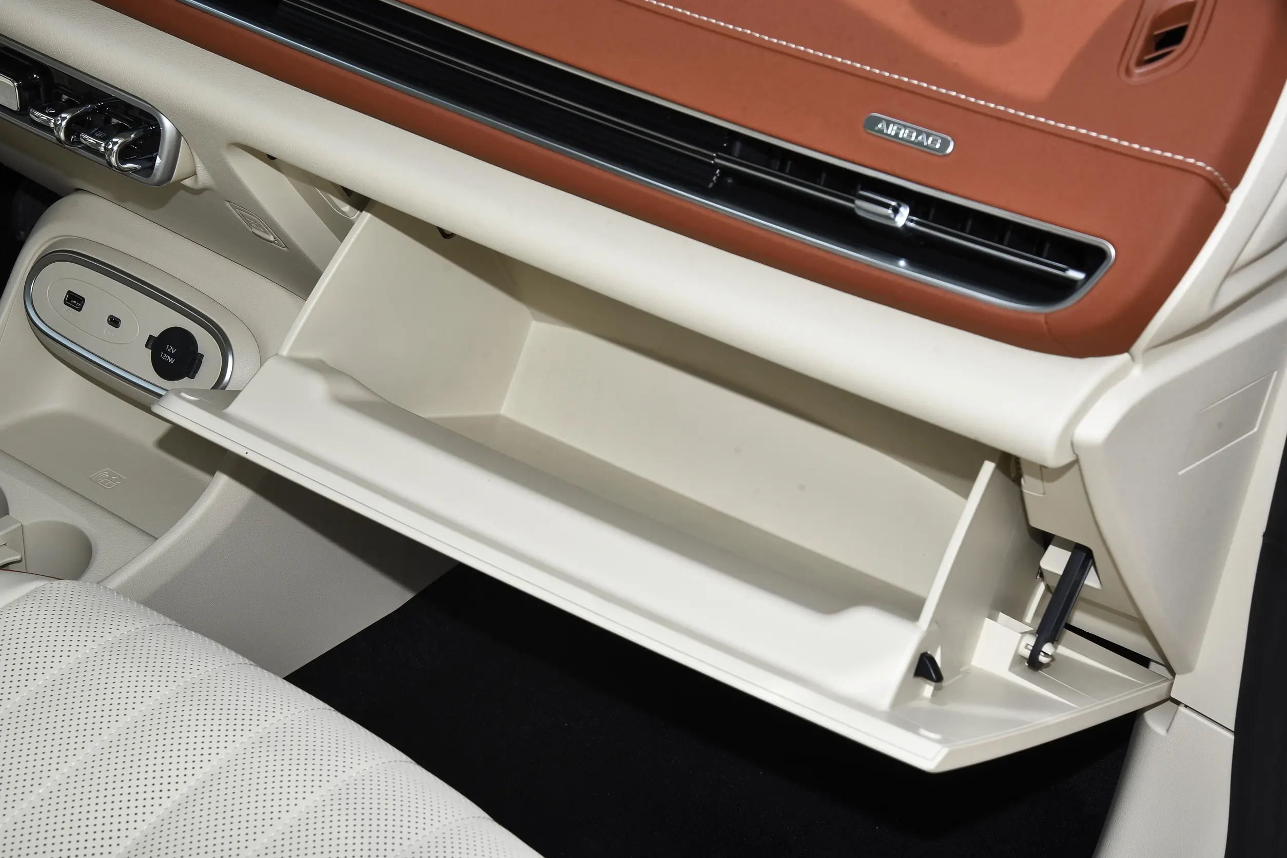 GWM Ora Funky Cat 2023 interior-4