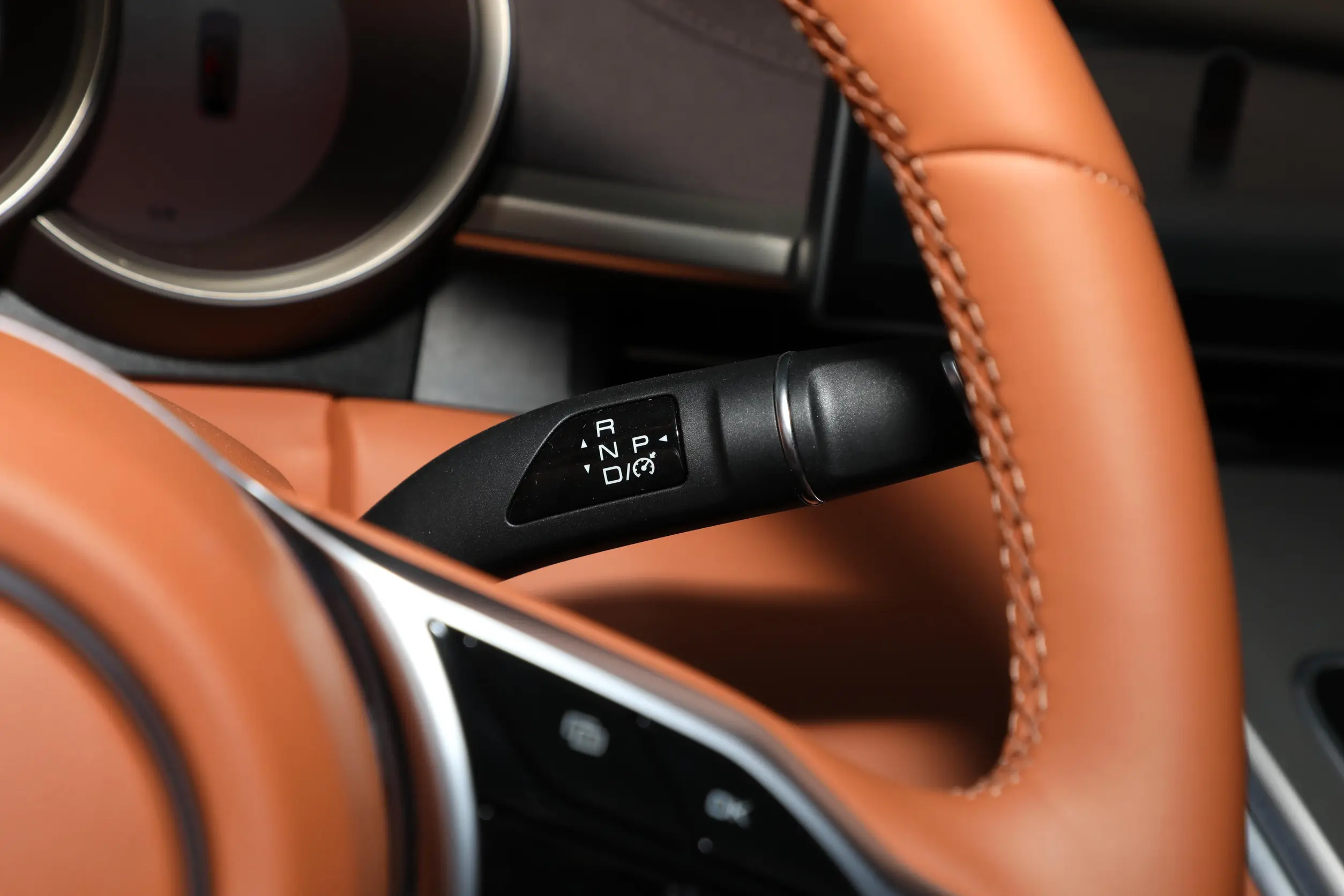 GWM Ora Lightening Cat 2022 interior-3