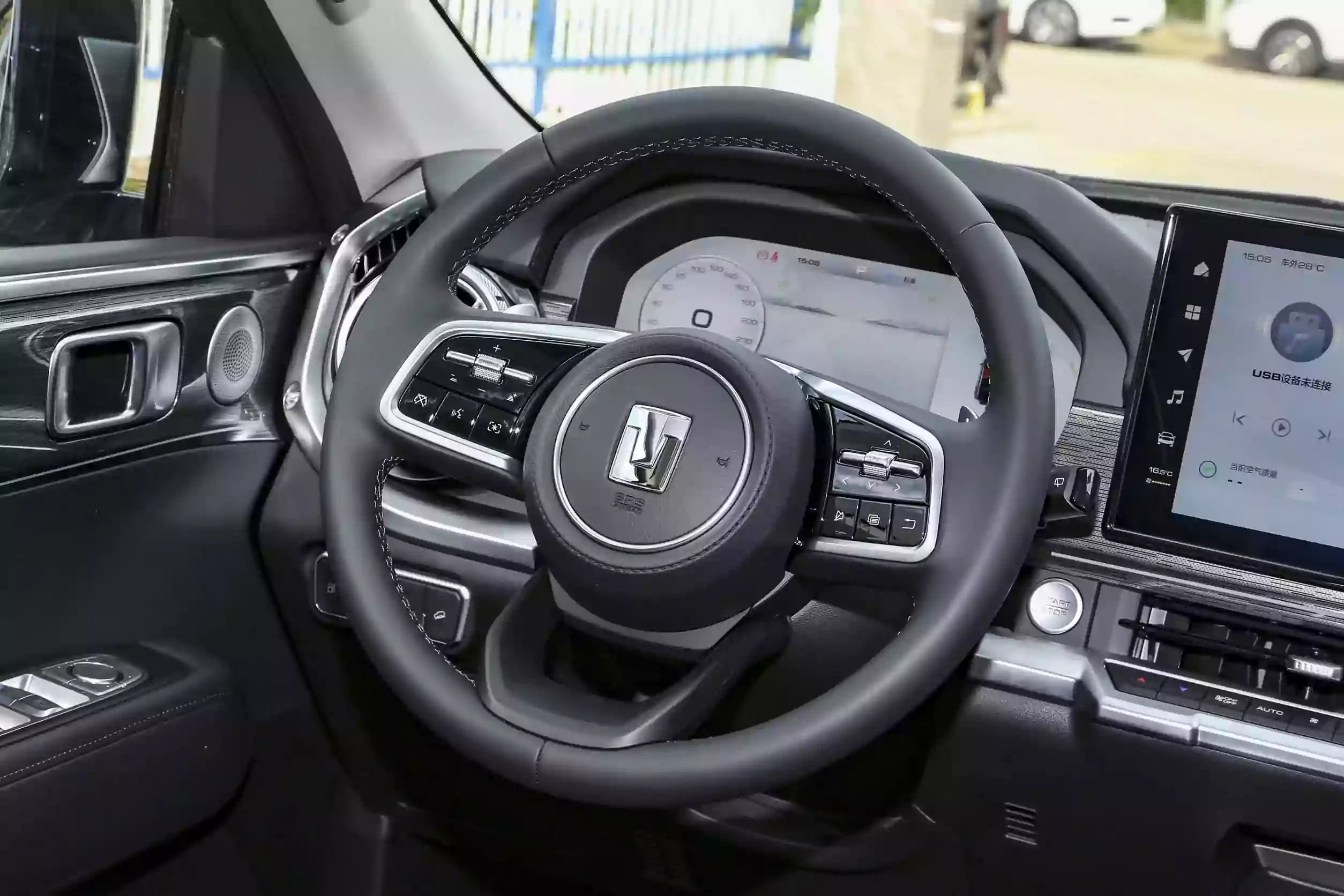 GWM Tank 400 Hi4-T 2023 interior-2