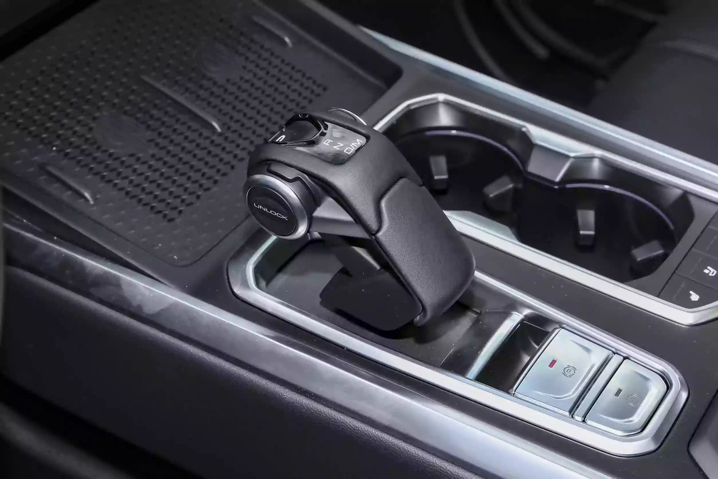 GWM Tank 400 Hi4-T 2023 interior-3