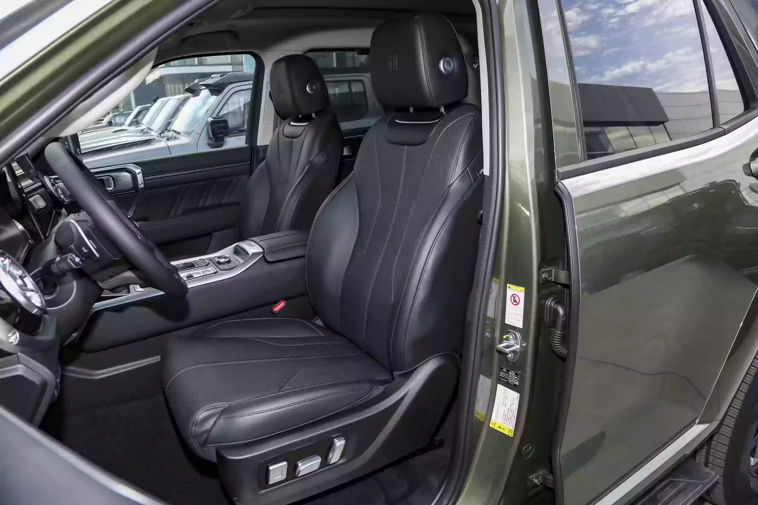 GWM Tank 400 Hi4-T 2023 space-1