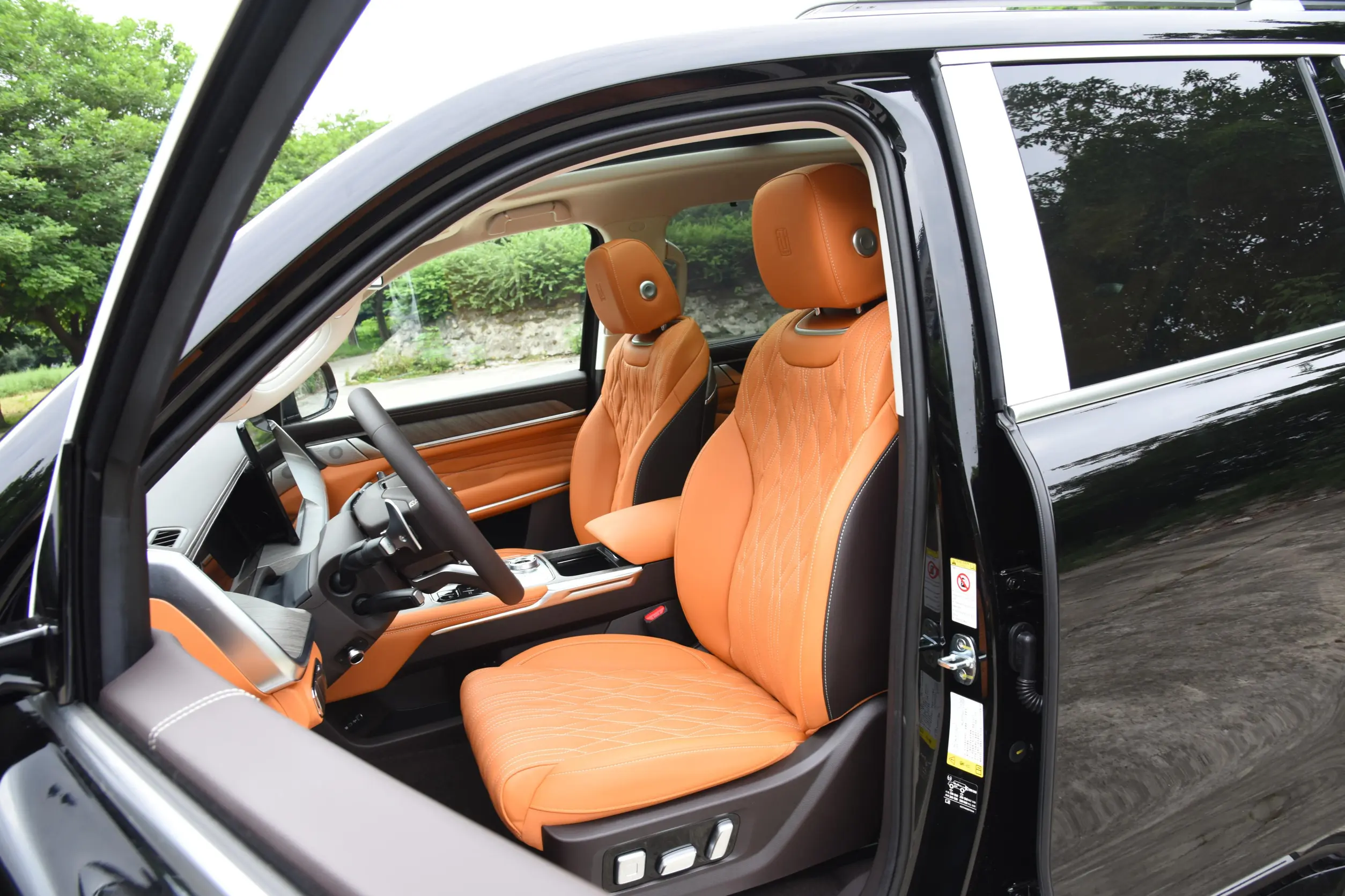 GWM Tank 500 Hi4-T 2023 space-1