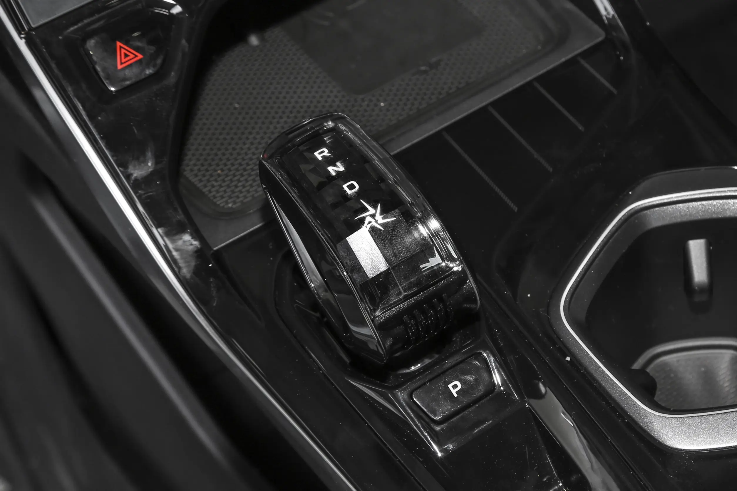 Geely Boyue L 2023 interior-3