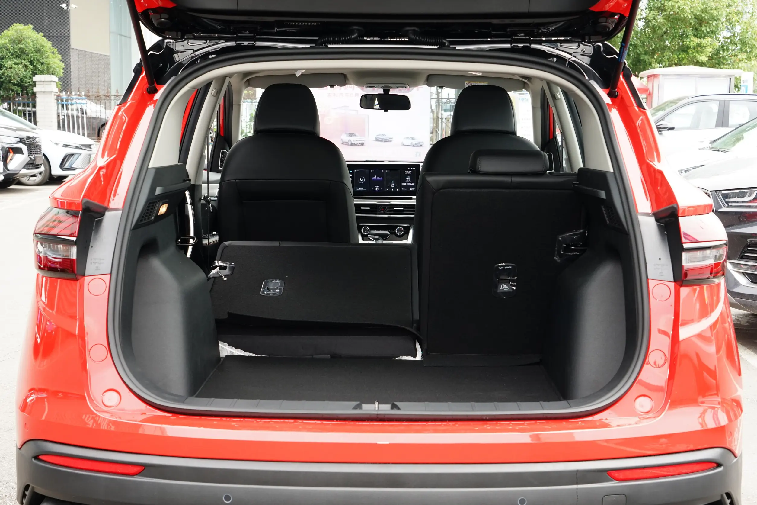 Geely Coolray 2023 space-4