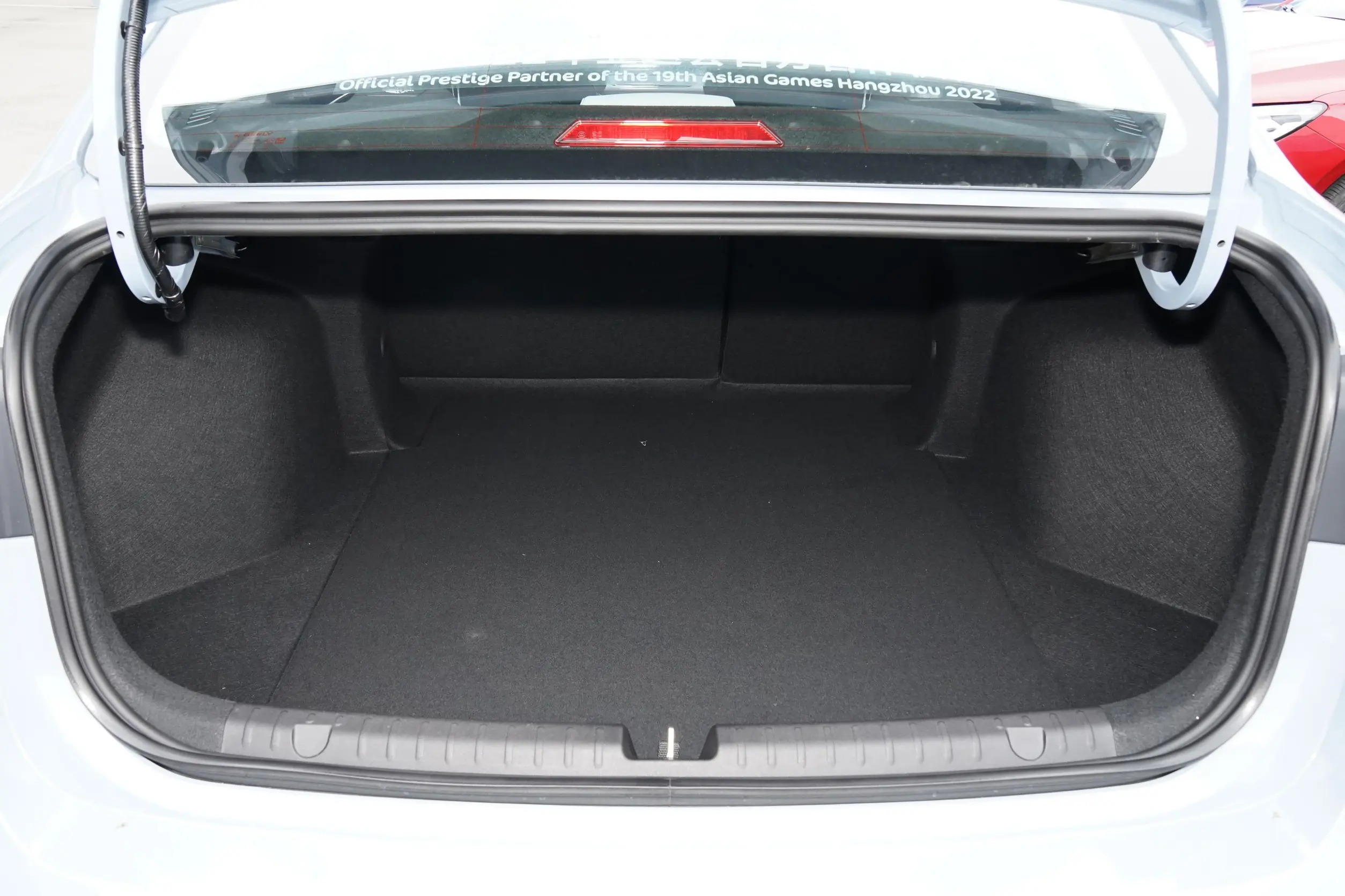 Geely Emgrand 2023 space-4