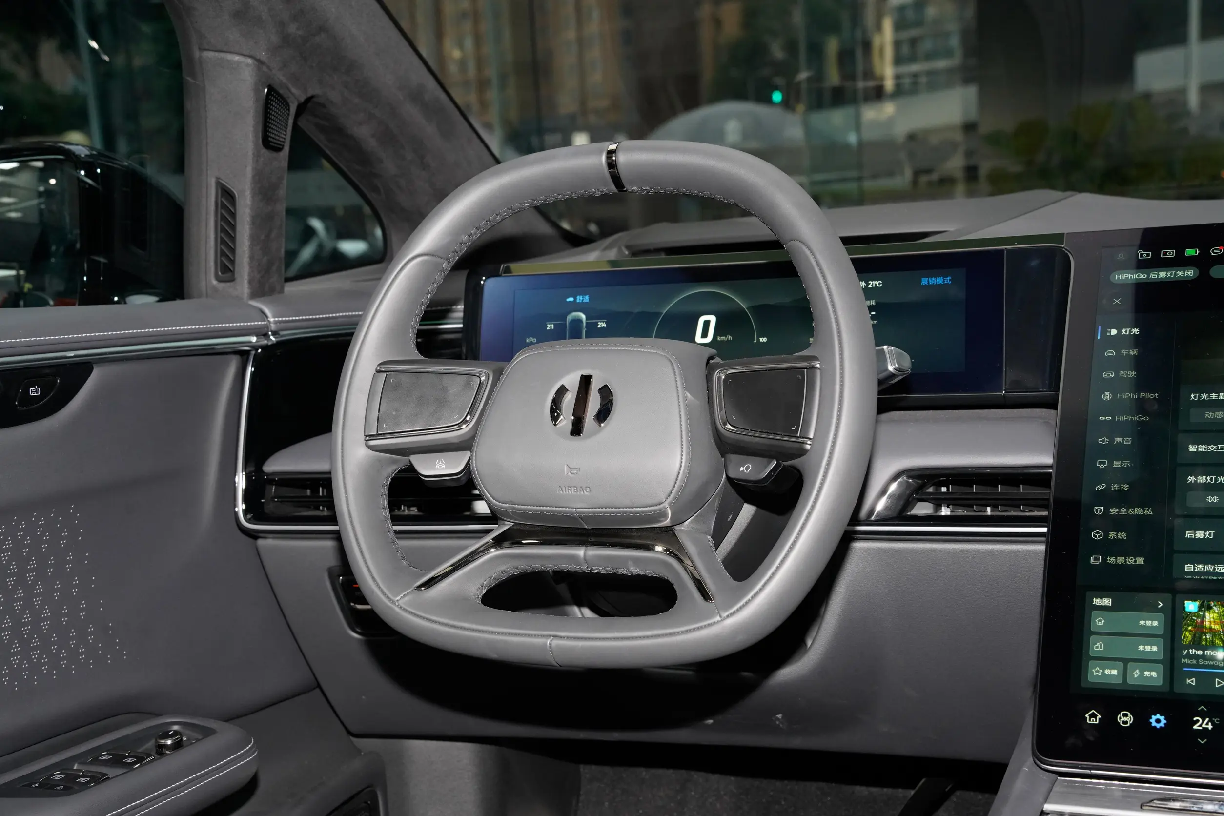 HiPhi X 2022 interior-2