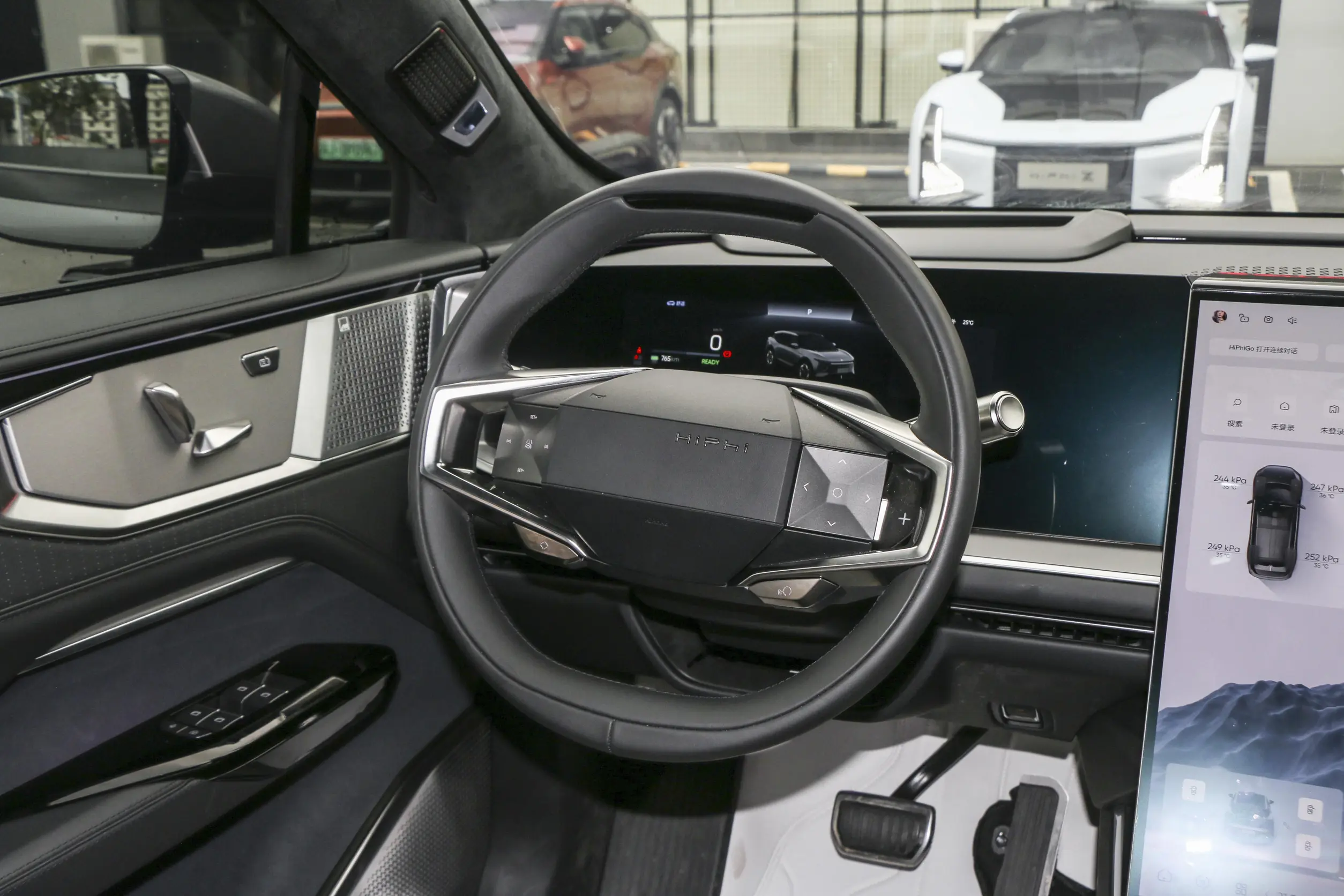 HiPhi Y 2023 interior-2