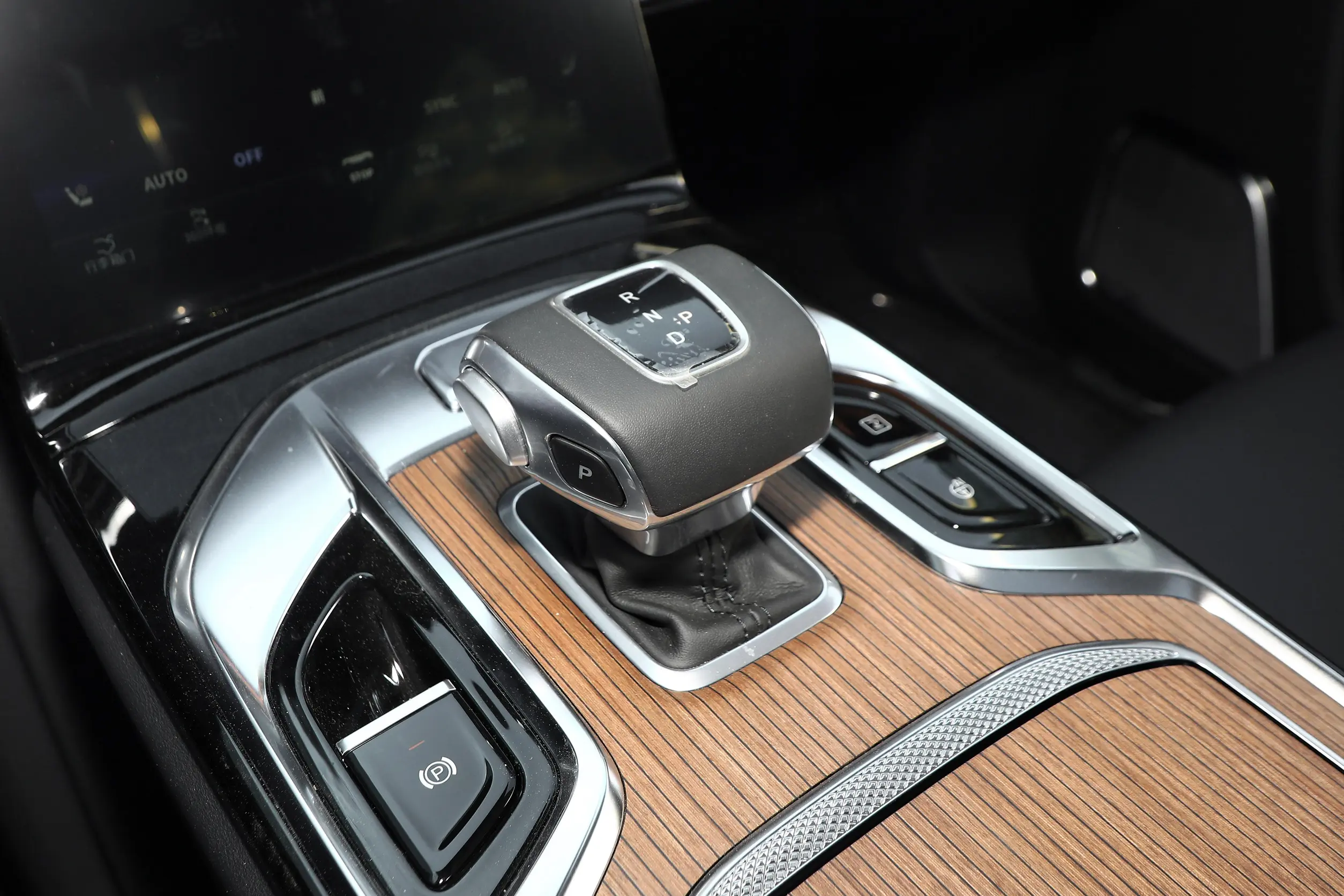 Hongqi E-HS9 2022 interior-3