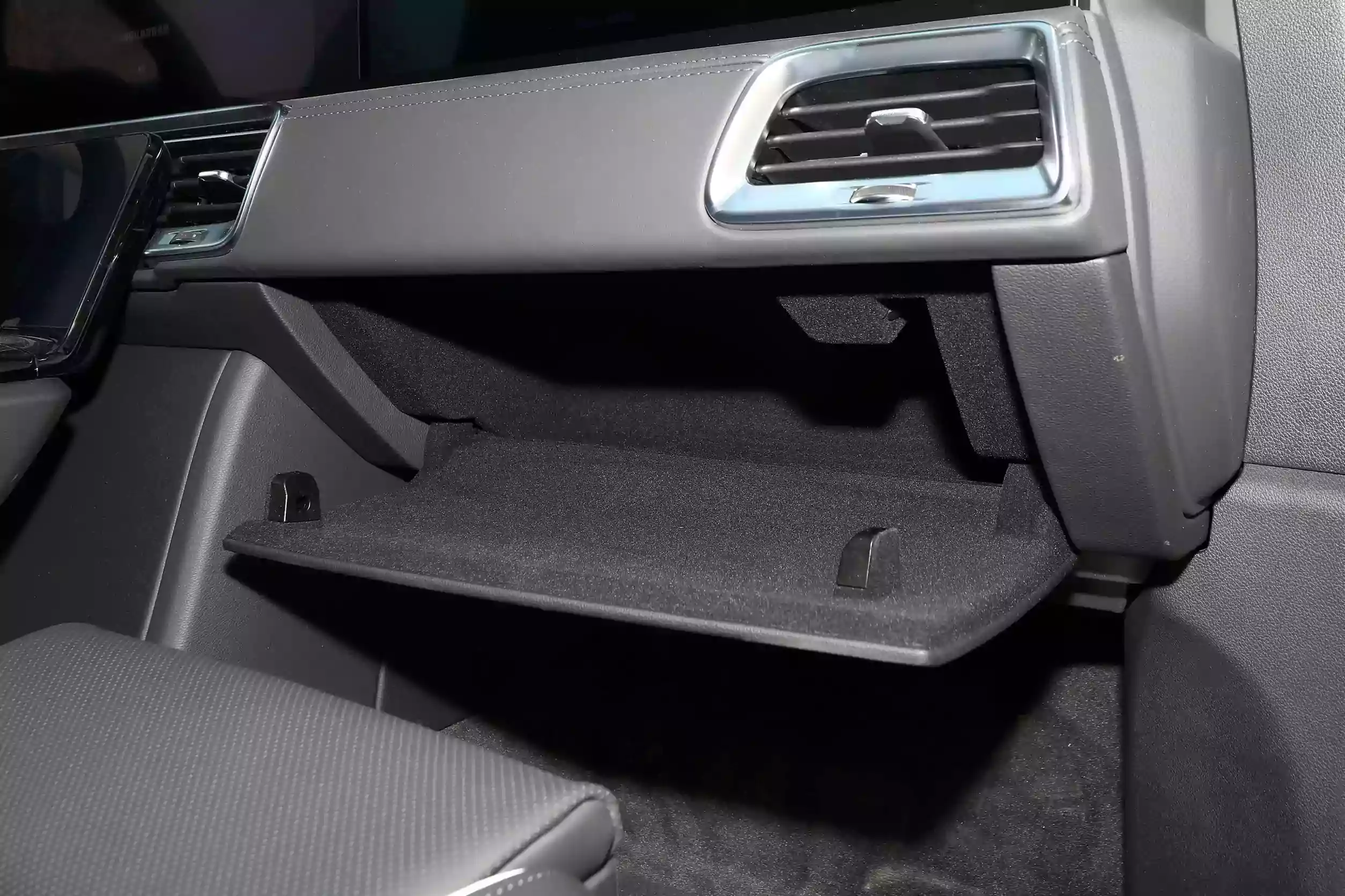 Hongqi E-HS9 2022 interior-4