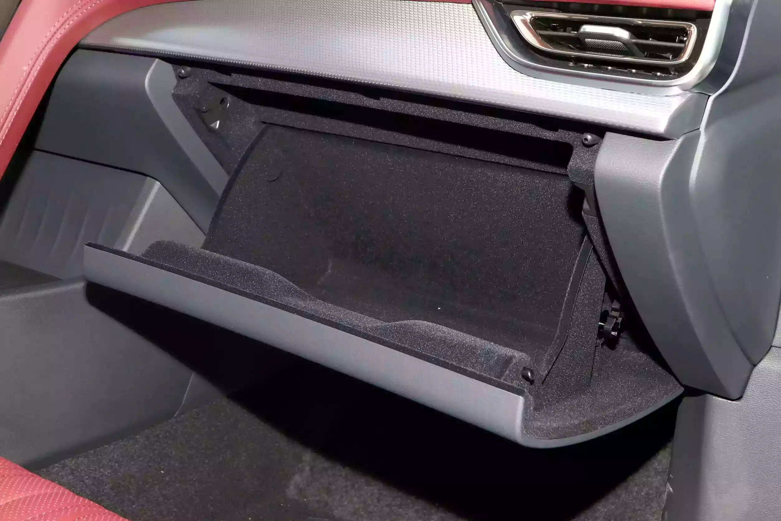 Hongqi H5 2024 interior-4