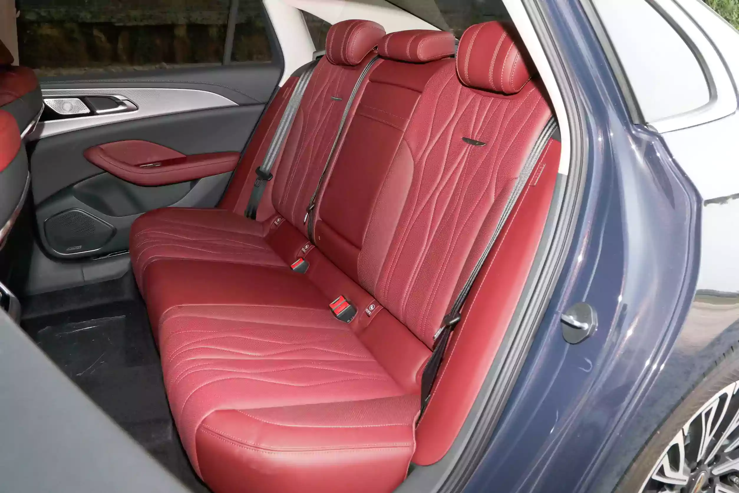 Hongqi H5 2024 space-2