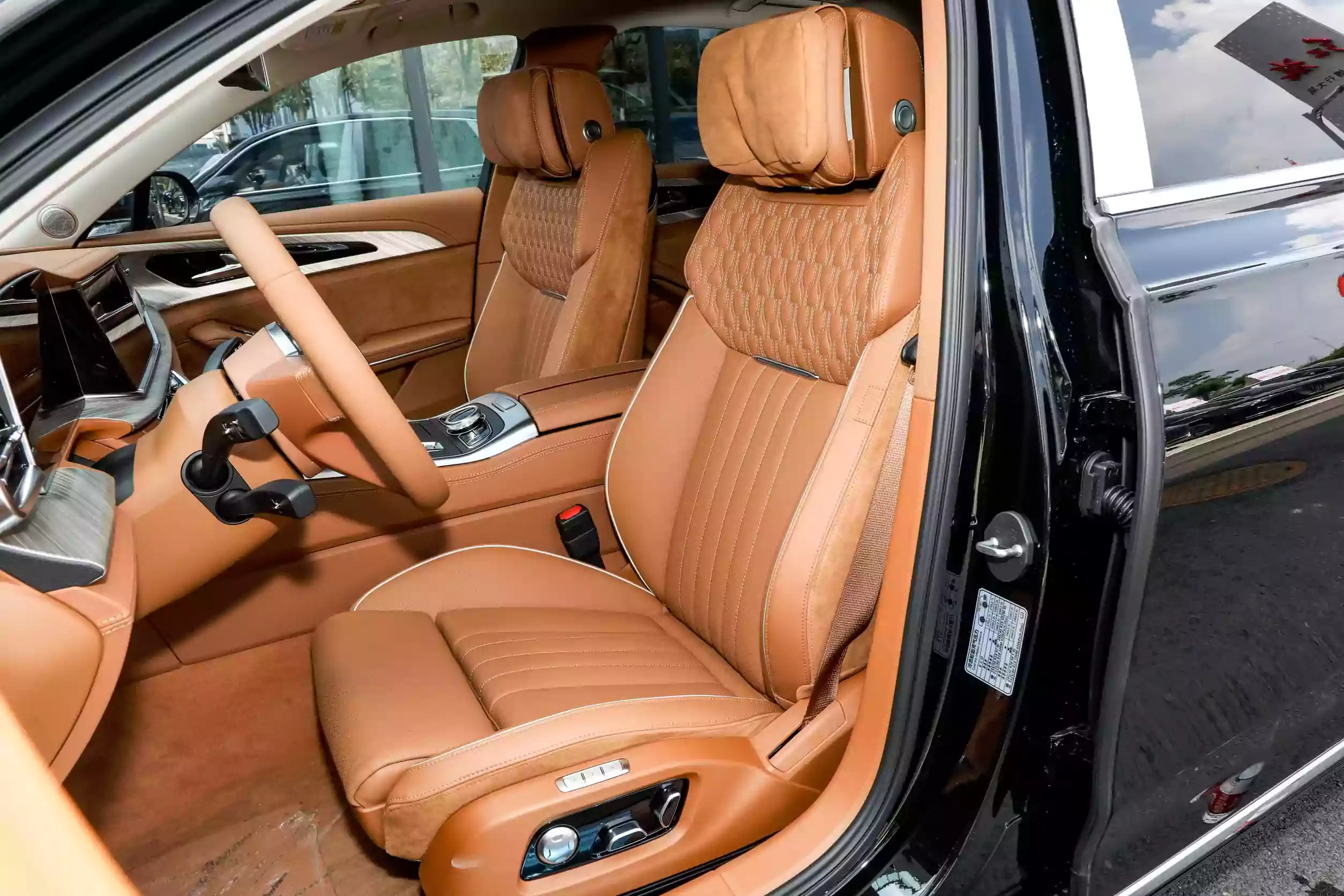 Hongqi H9 2023 space-1