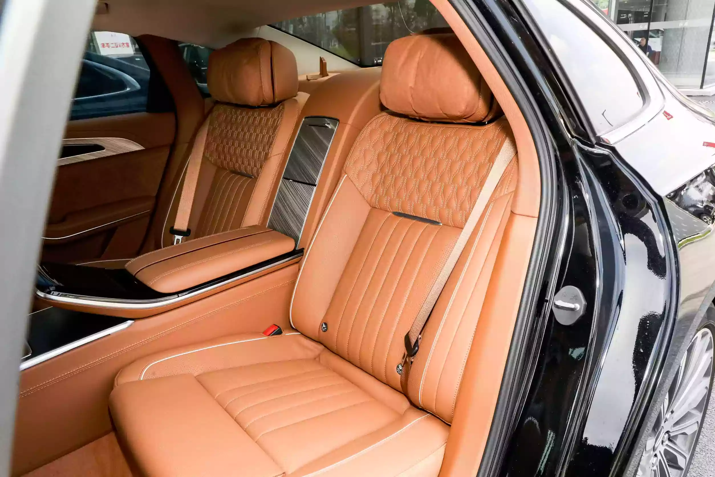 Hongqi H9 2023 space-2