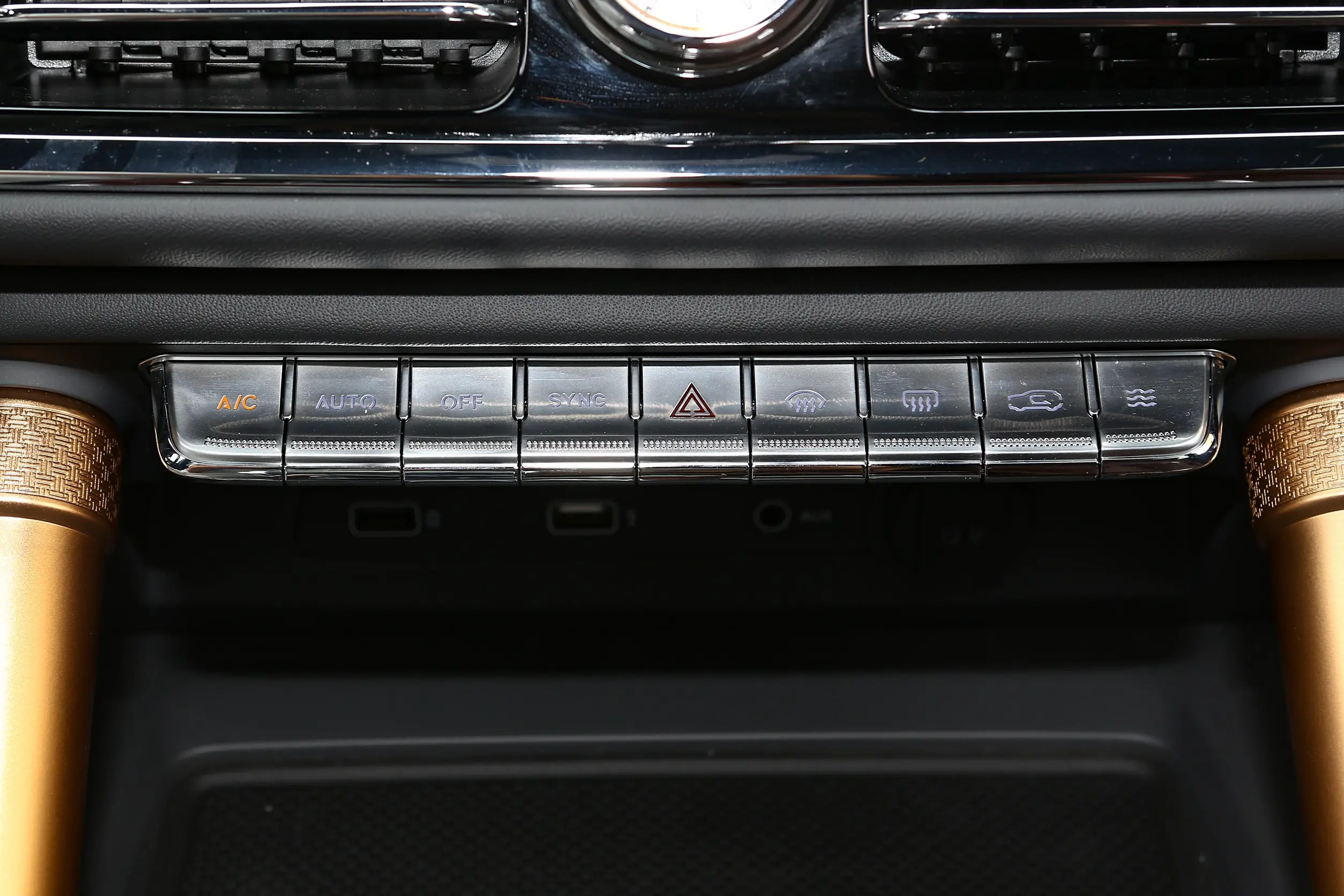 Hongqi LS7 2022 interior-3