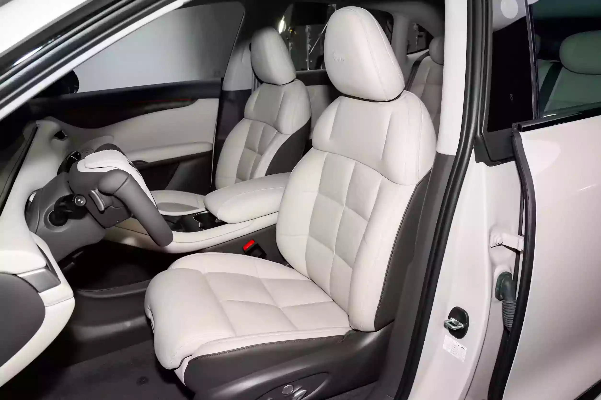 IM Motors LS6 2023 space-1