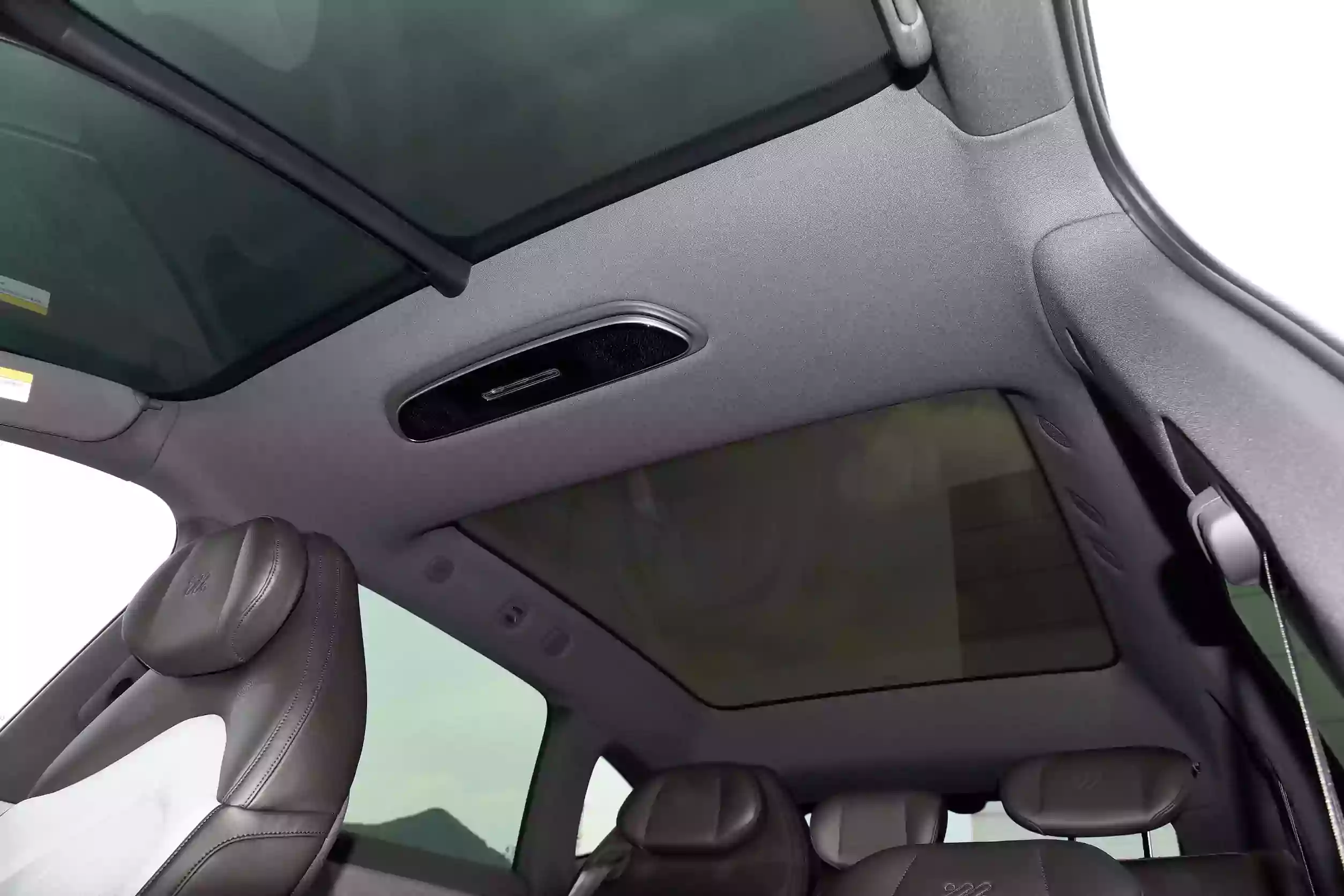 IM Motors LS7 2023 space-3