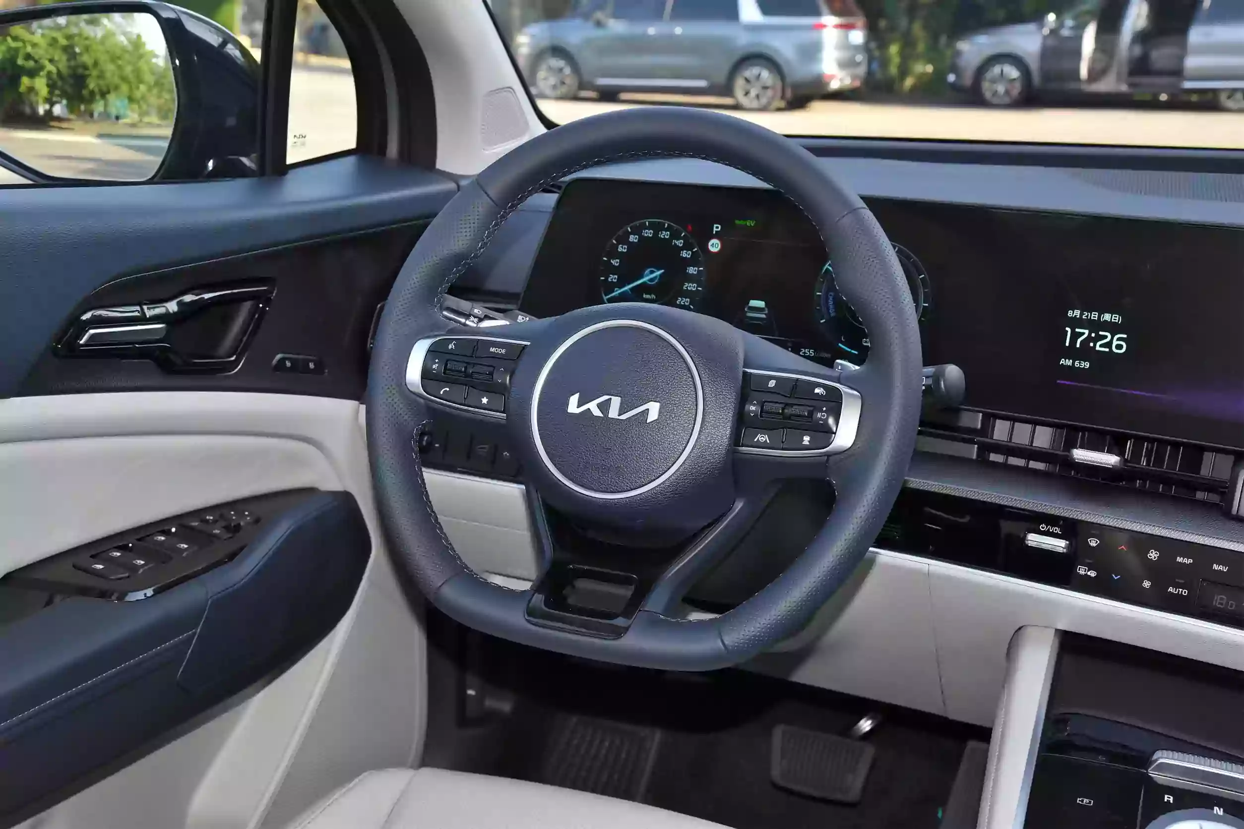 Kia Sportage 2022 interior-2