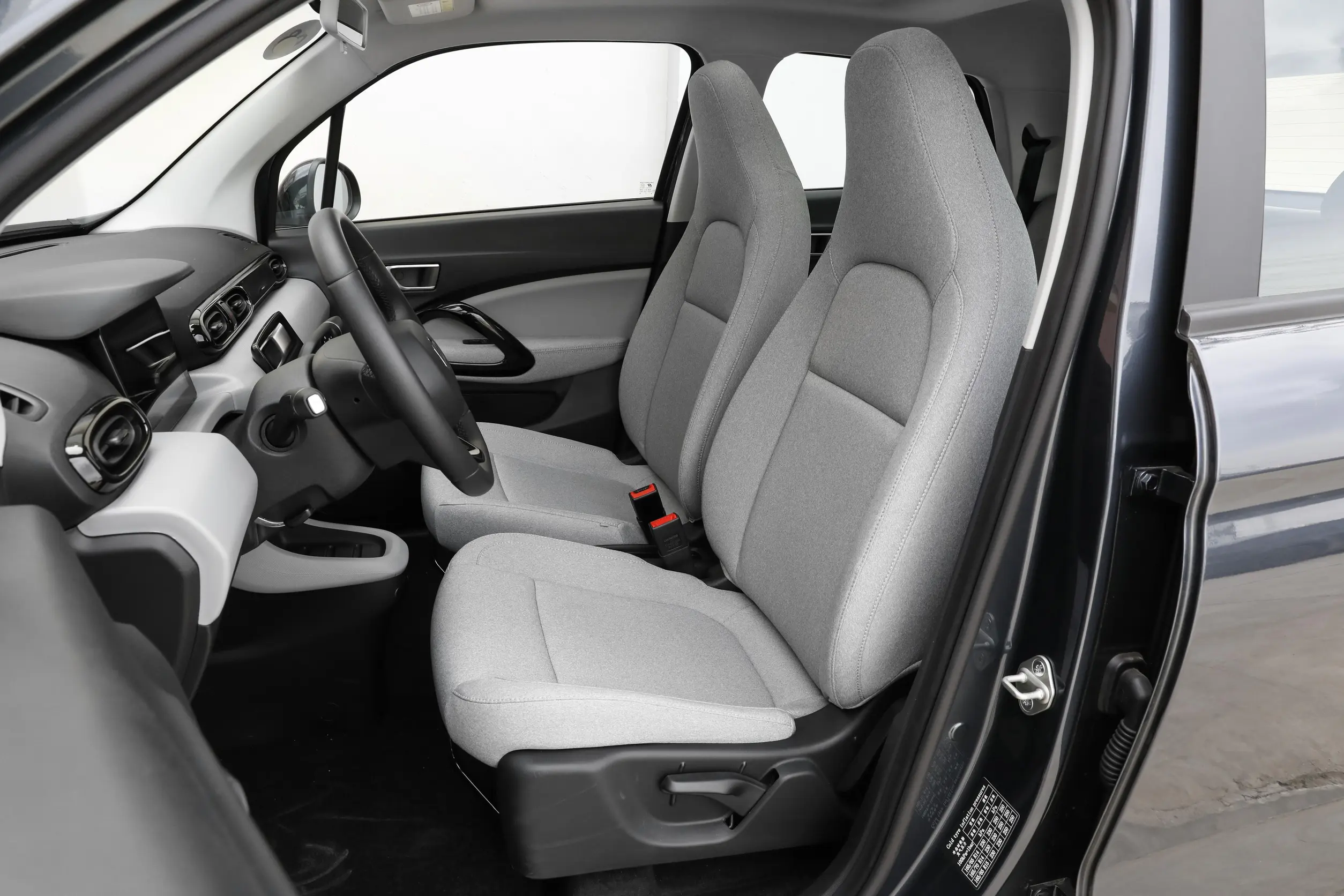 Leapmotor T03 2023 space-1