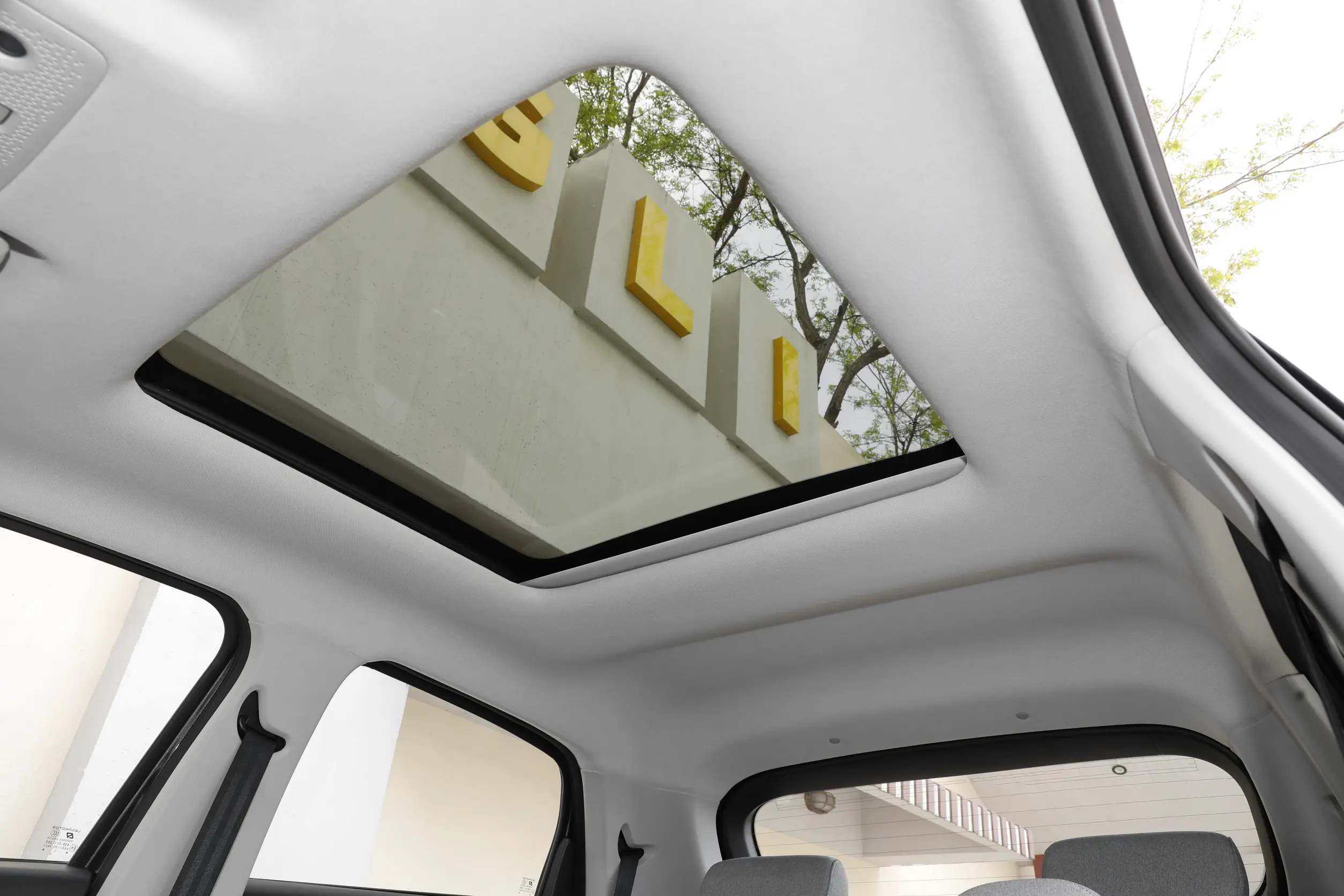 Leapmotor T03 2023 space-3