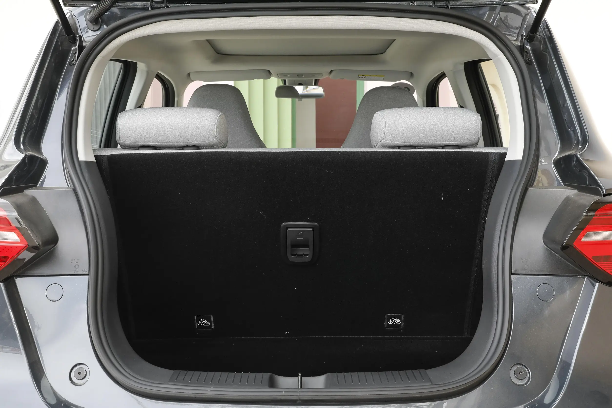 Leapmotor T03 2023 space-4