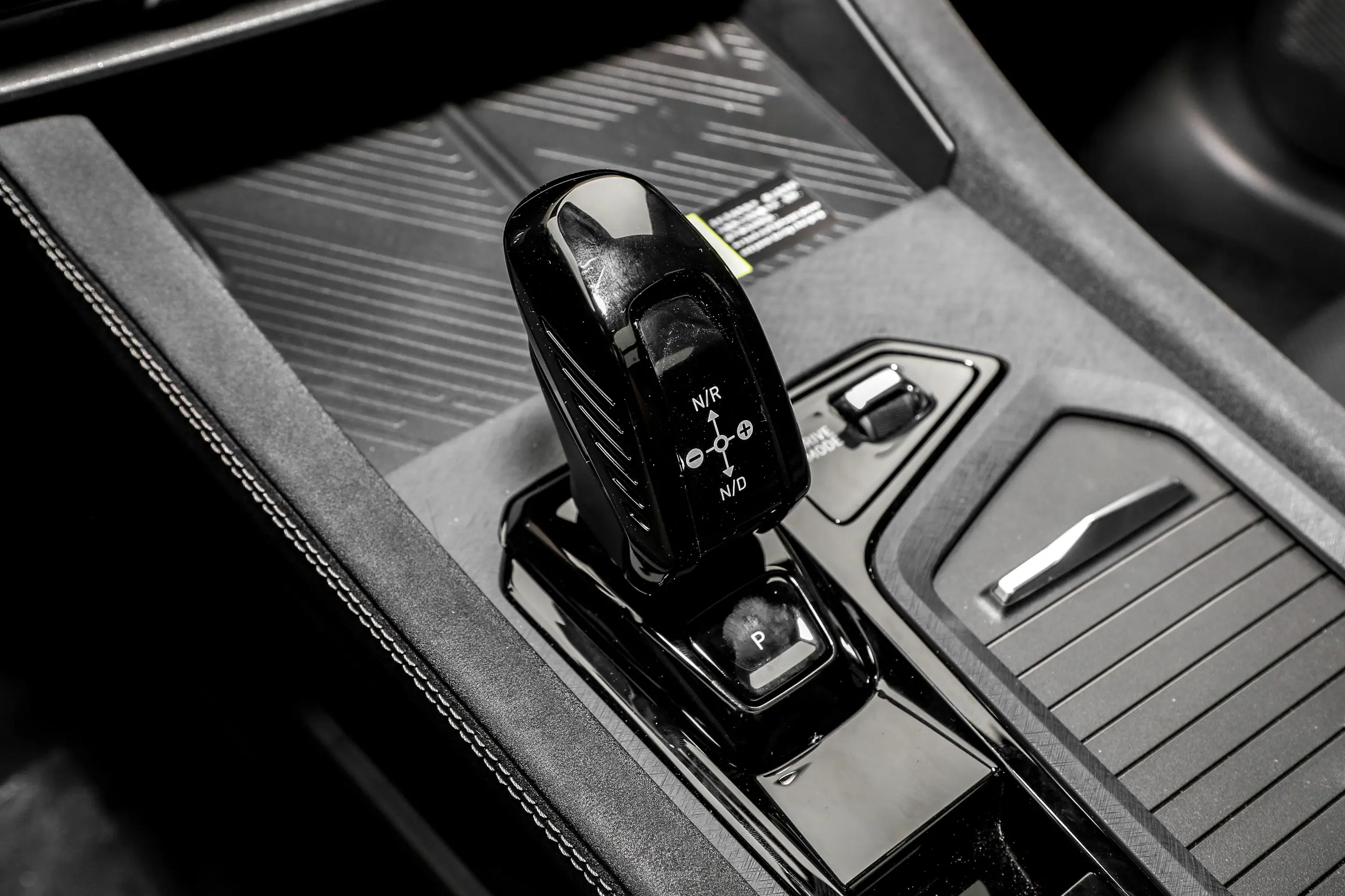 Lynk & Co 03 2023 interior-3