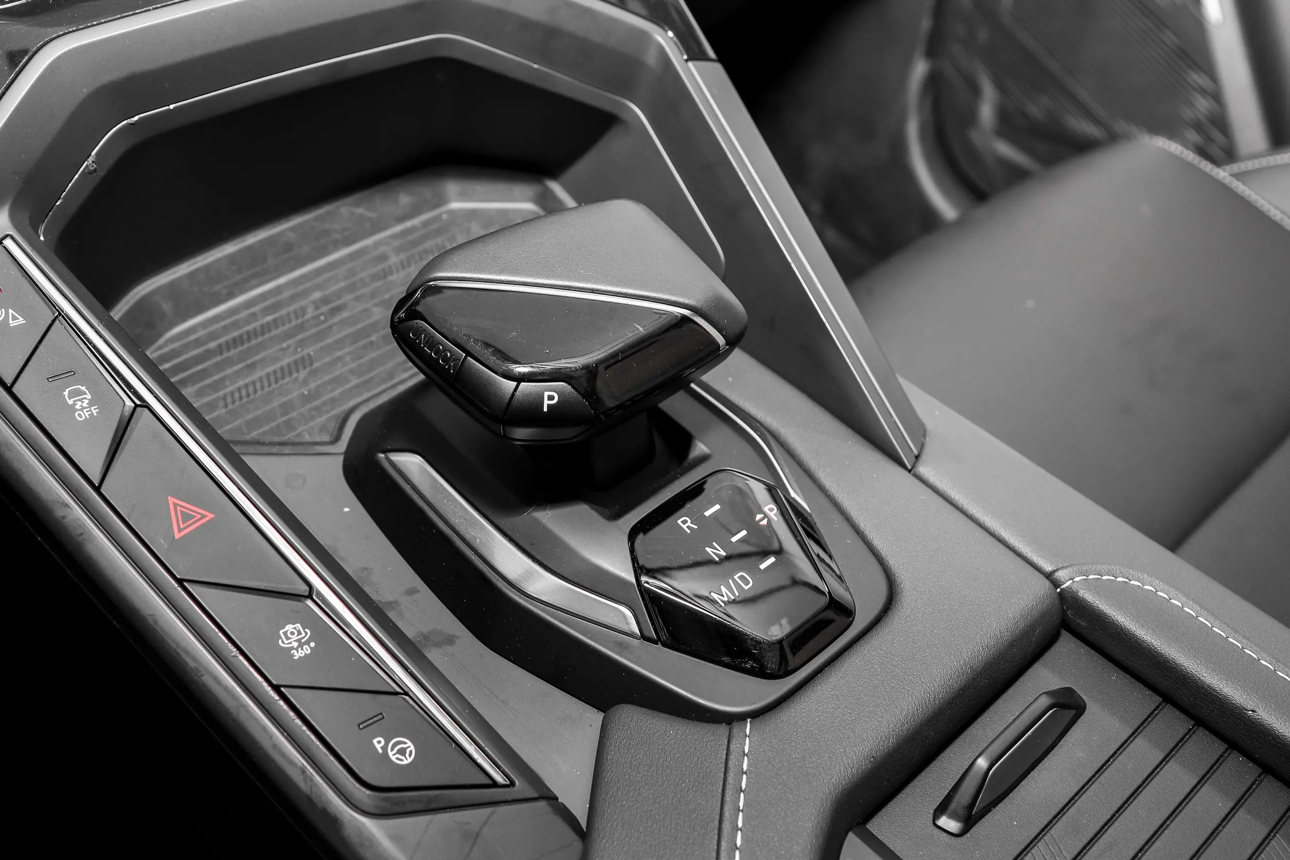 Lynk & Co 06 2023 interior-3