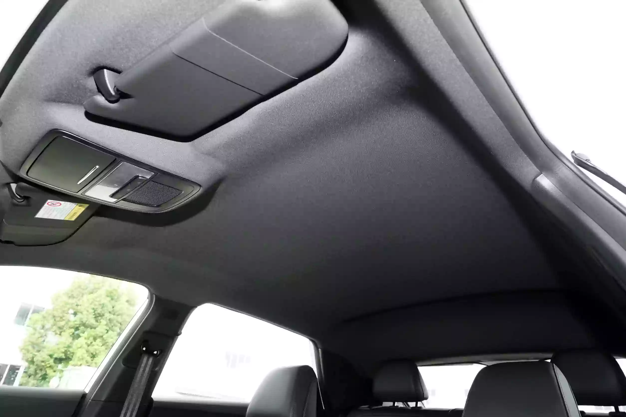 MG MG4 EV 2023 space-3