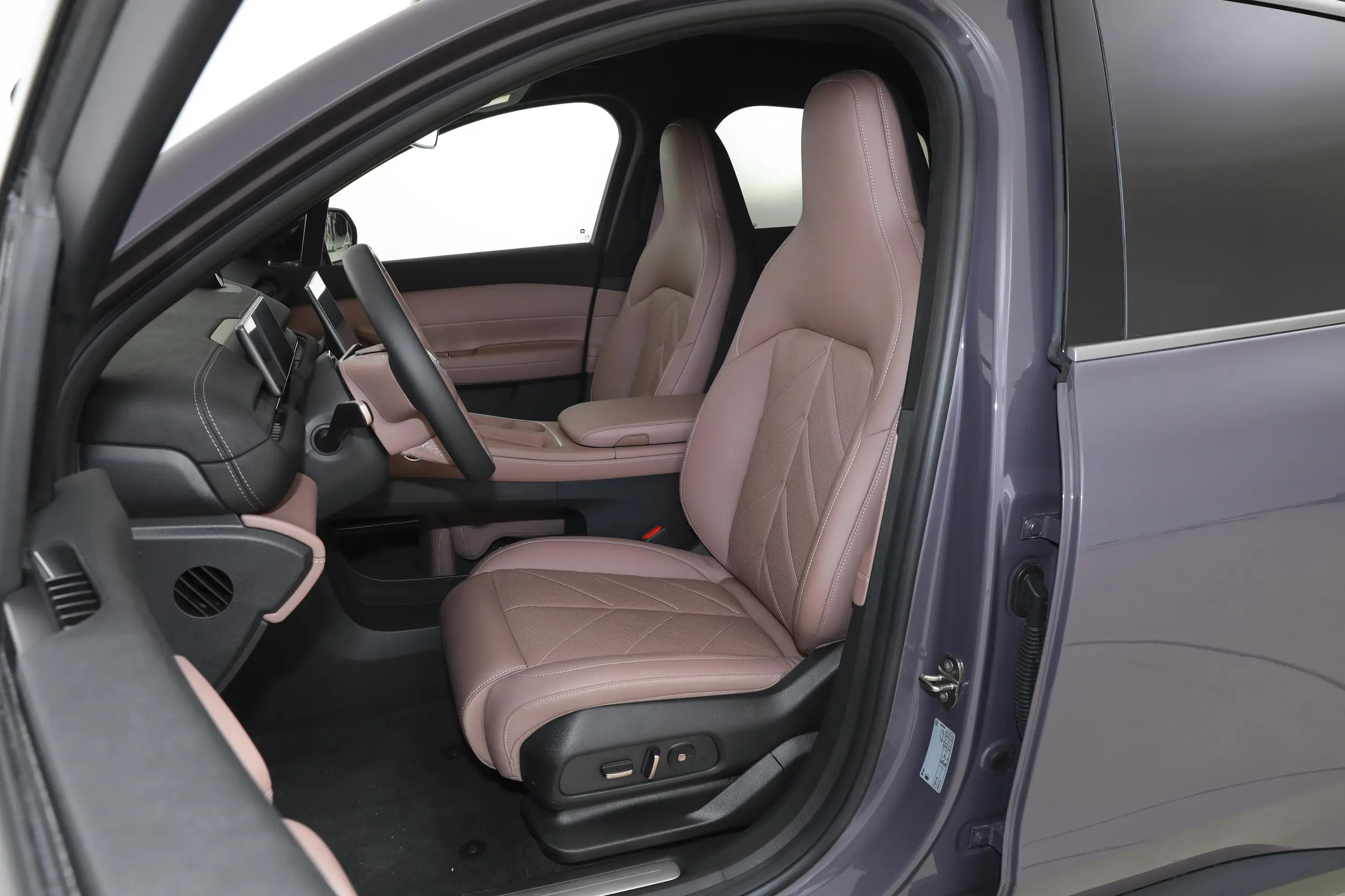 NIO EC6 2023 space-1