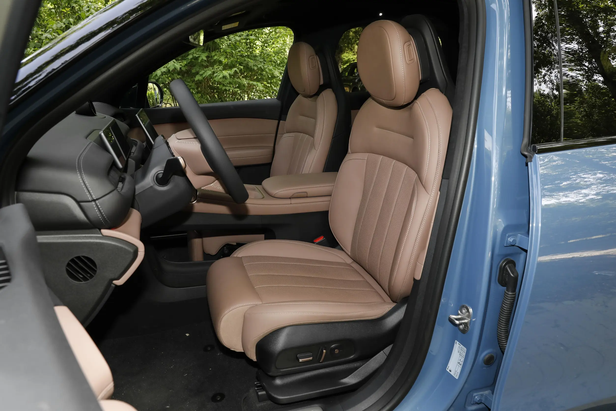 NIO ES6 2023 space-1